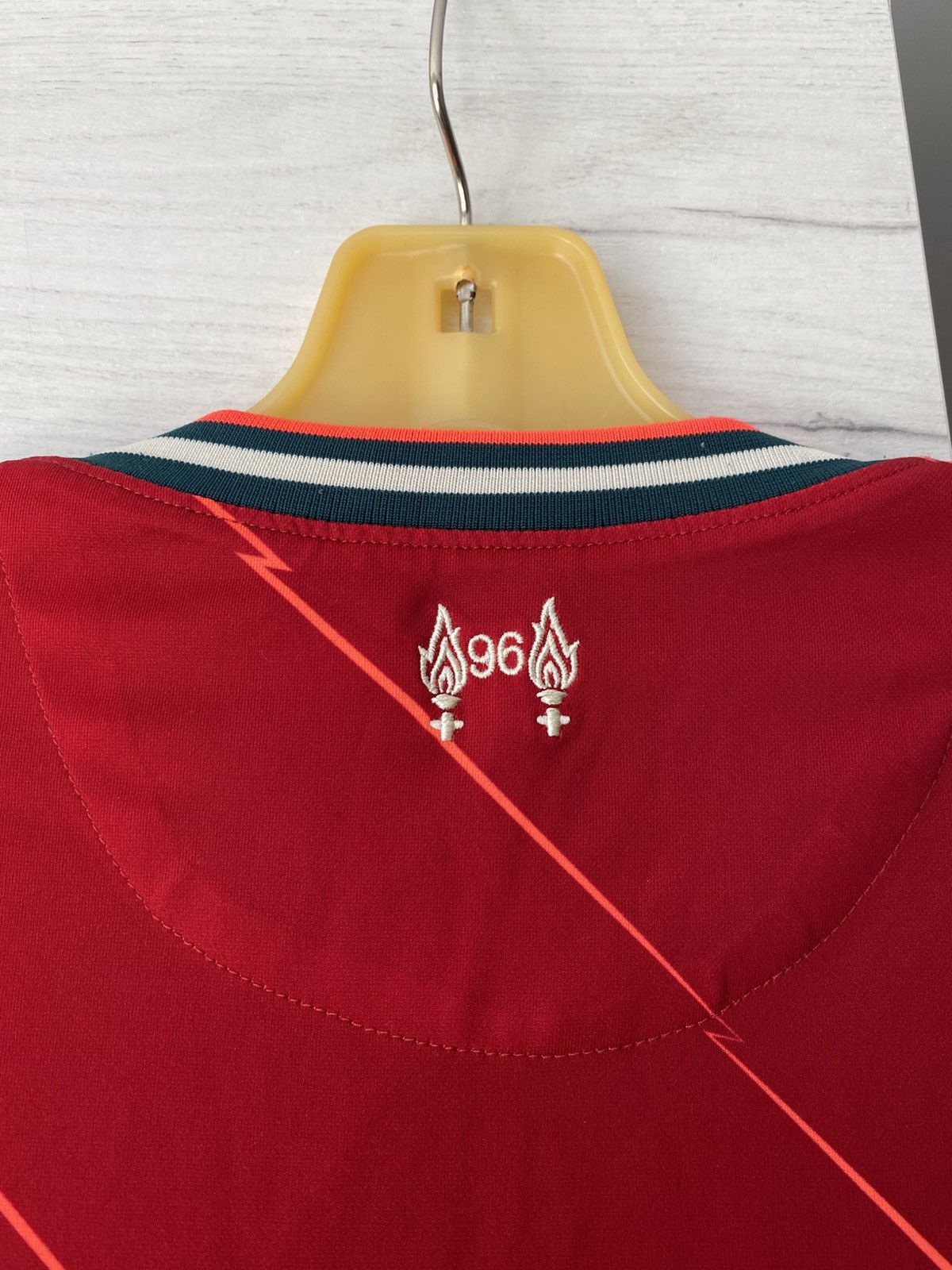 Nike Liverpool FC Nike Home Jersey Size L 2021/22 Size US L / EU 52-54 / 3 - 6 Thumbnail