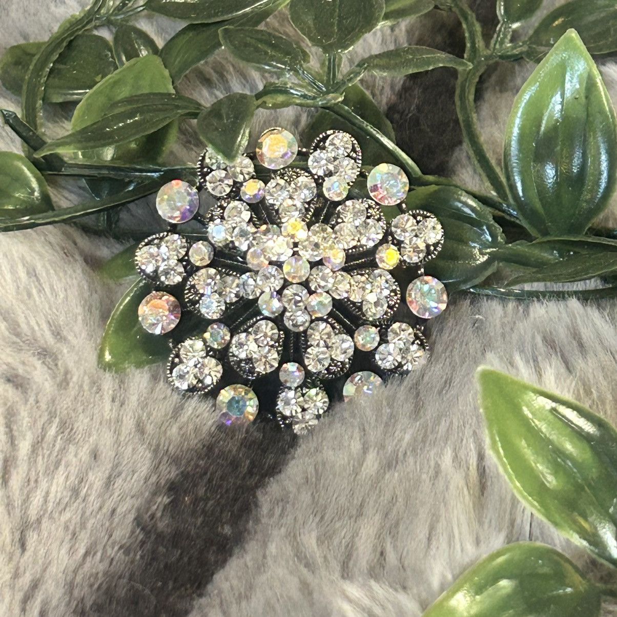 Vintage Vintage 70s-80s dome rhinestone aurora borealis necklace Size ONE SIZE - 1 Thumbnail