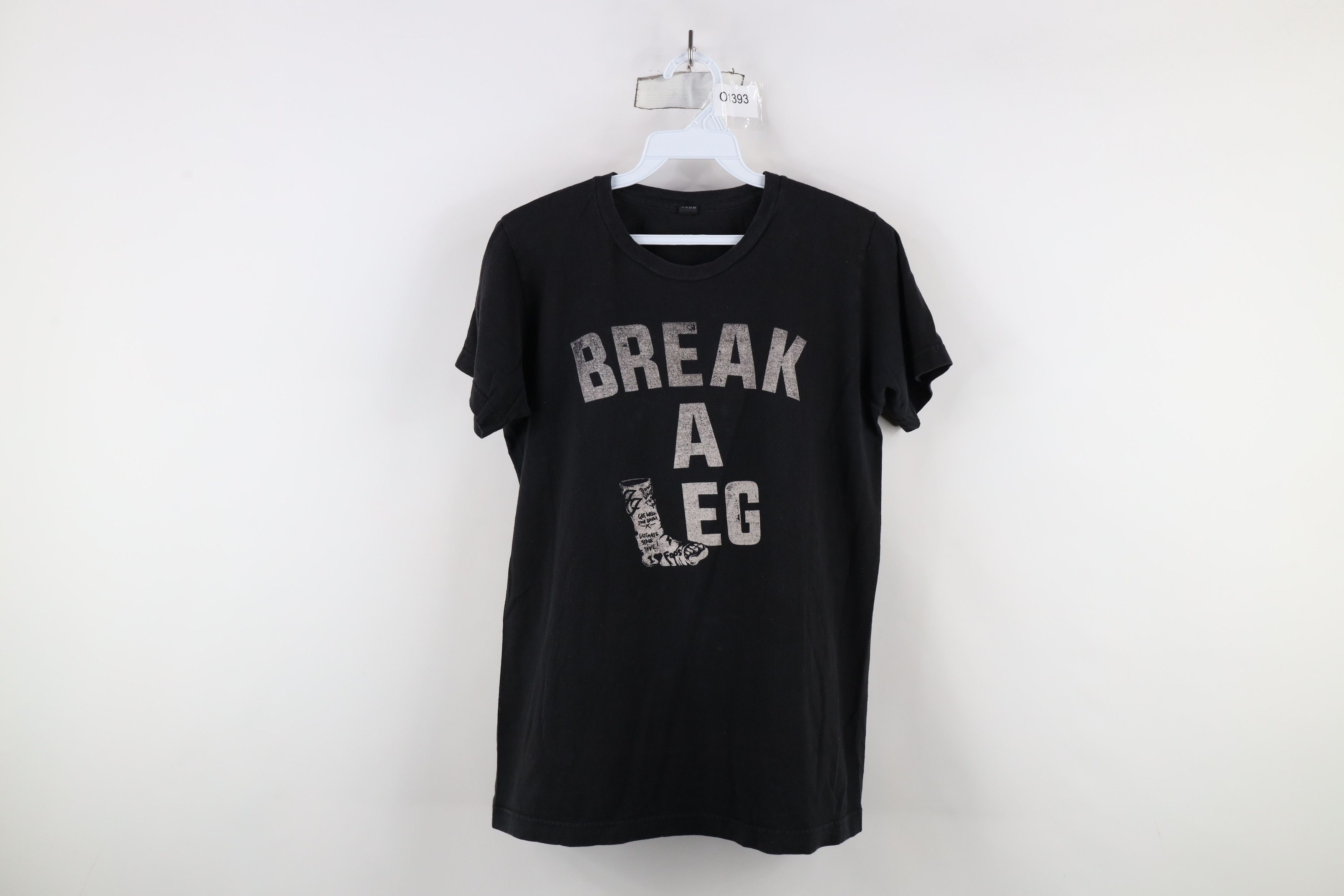 Vintage Vintage Y2K Break A Leg Tour Foo Fighters Band T-Shirt Size US S / EU 44-46 / 1 - 1 Thumbnail