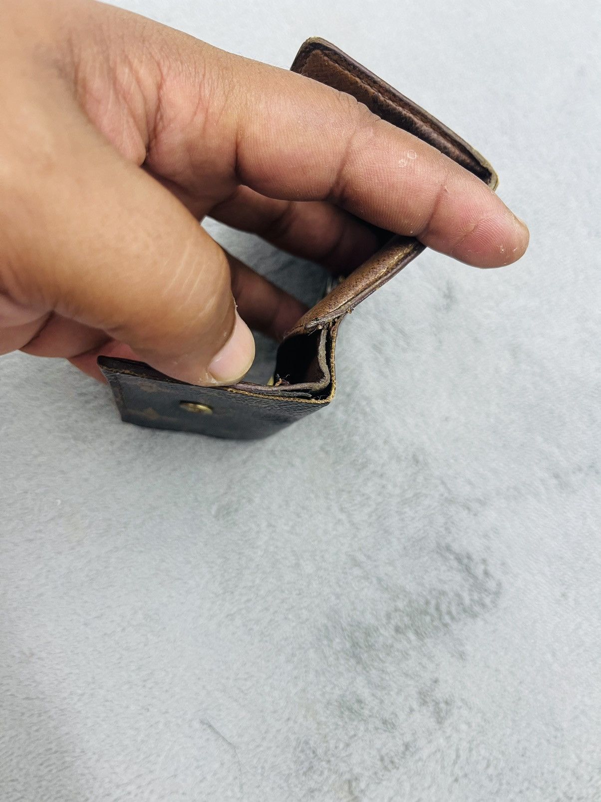 Louis Vuitton × Vintage VTG LOUIS VUITTON KEY CASE Size ONE SIZE - 9 Thumbnail