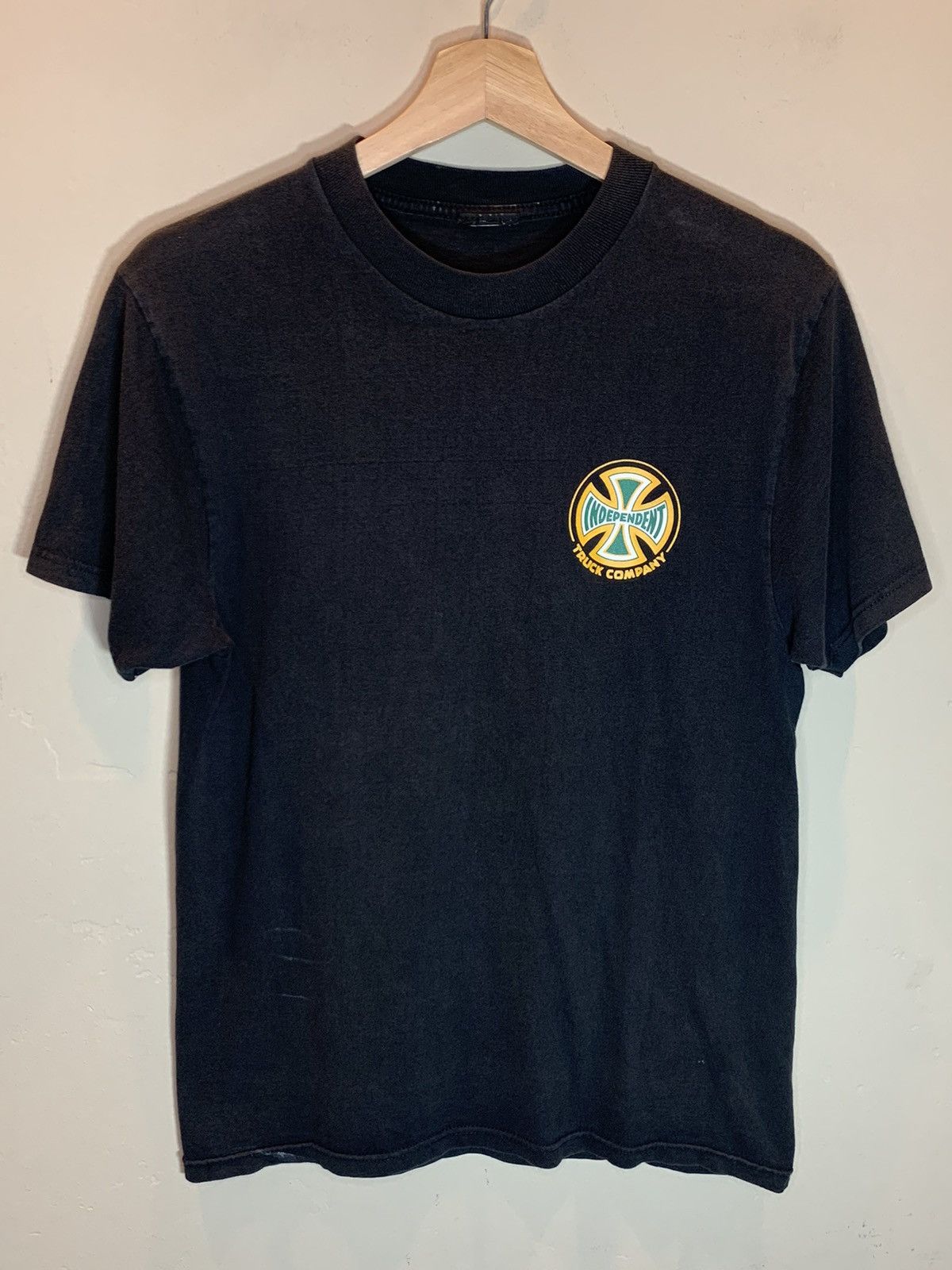 Independent Truck Co. *RARE* Vintage Independent Truck Co Cross Skate Art T-Shirt Size US S / EU 44-46 / 1 - 2 Thumbnail