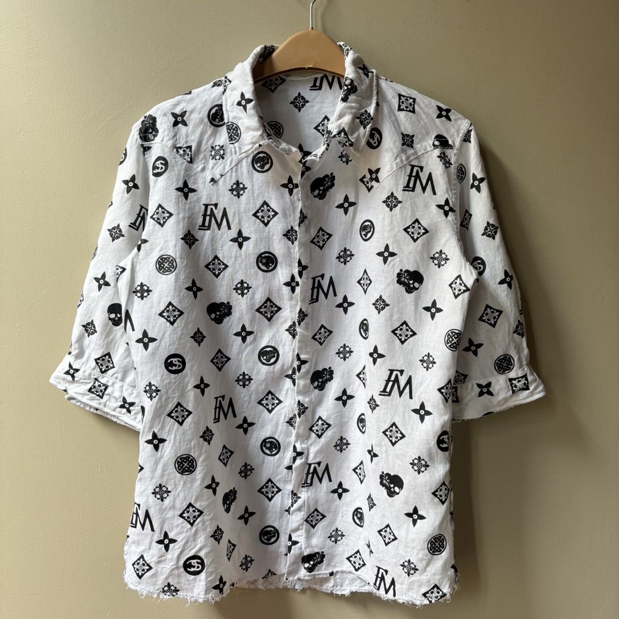 FranCisT MOR.K.S Francist Morks LV Monogram Pattern White Shirts Size US L / EU 52-54 / 3 - 1 Thumbnail