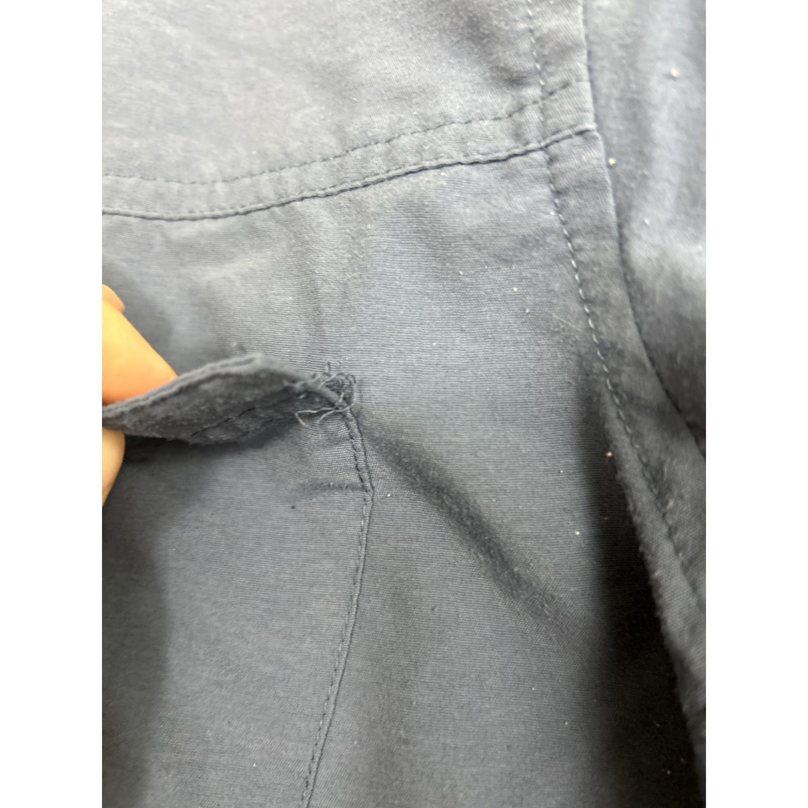 Mountain Hardwear VINTAGE Mountain Hardwear Shirt Button-Up Short Sleeve Mens L Blue Nylon Pin Hole Size US L / EU 52-54 / 3 - 5 Thumbnail