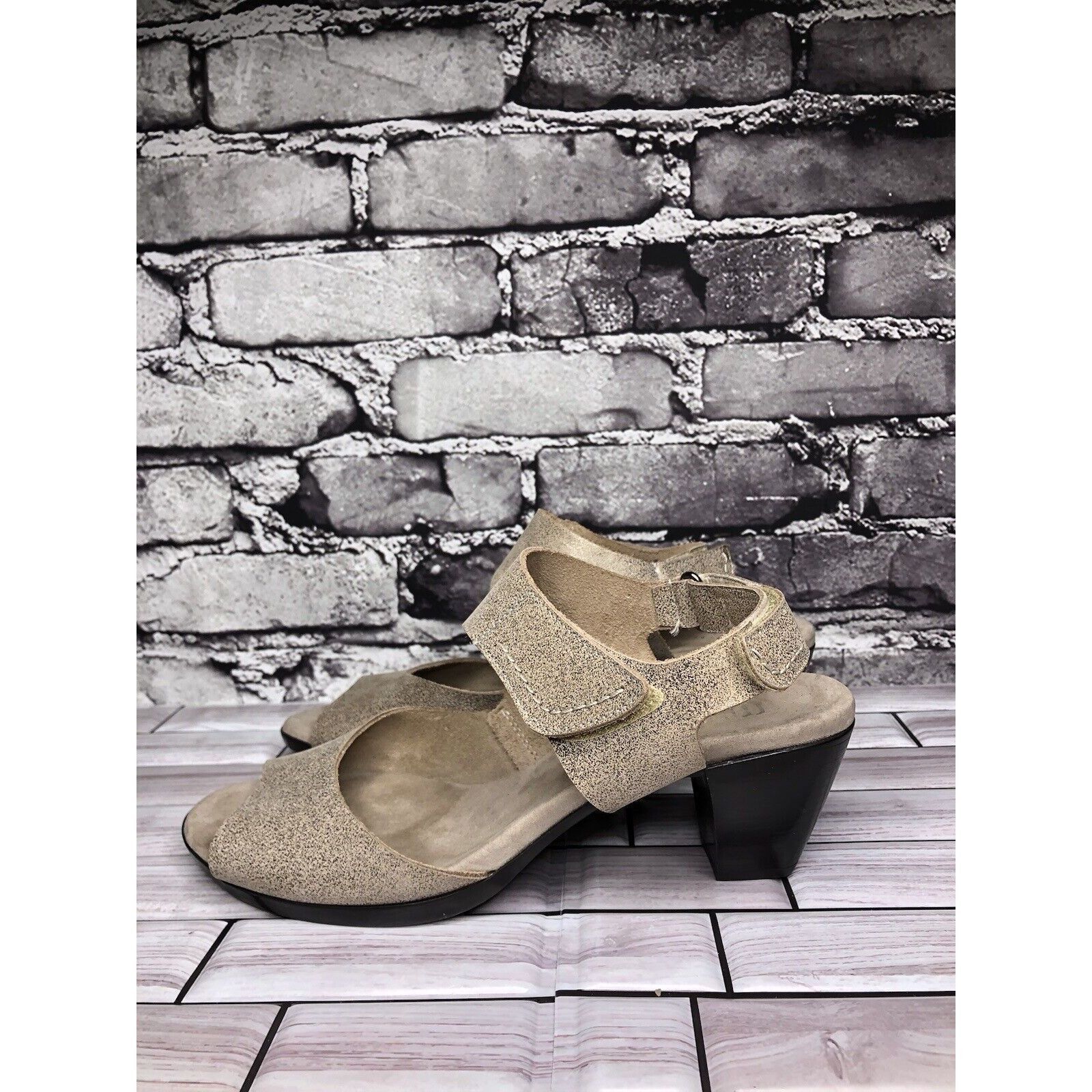 Other Munro American Taupe Shimmer Leather Strap Casual Heels Wom Size US 8.5 / IT 38.5 - 1 Thumbnail