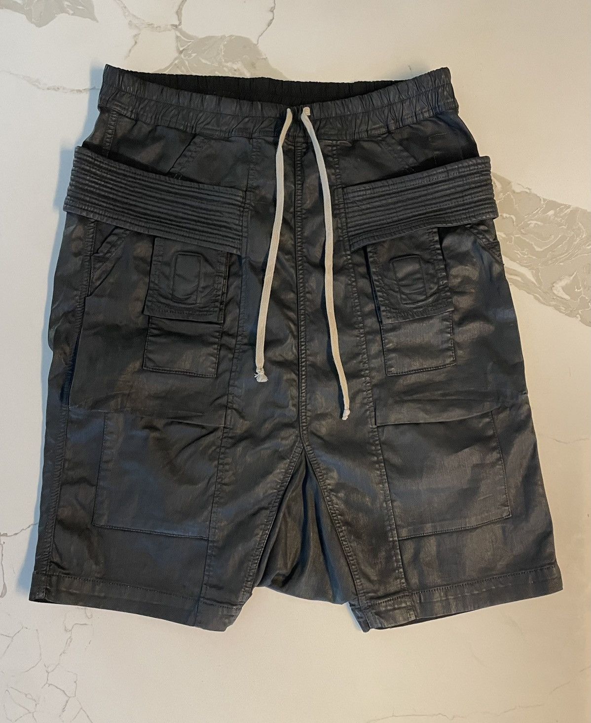【関税・送料込み】Rick Owens Coated Denim Cargo Shorts Rick Owens × Rick Owens Drkshdw PODS CARGO SHORTS - MADE IN