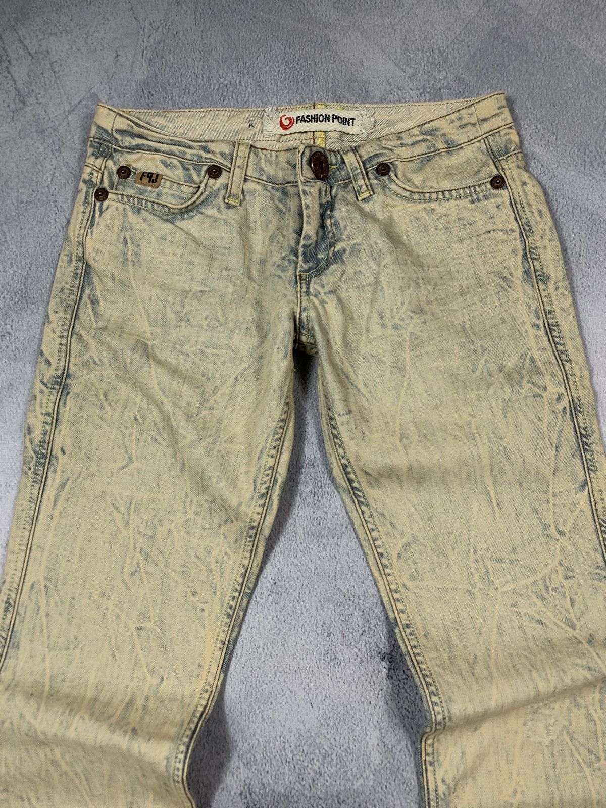 Japanese Brand × Vintage Vintage Y2K Japanese faded denim low rise jeans avantgarde Size 27" / US 4 / IT 40 - 5 Thumbnail