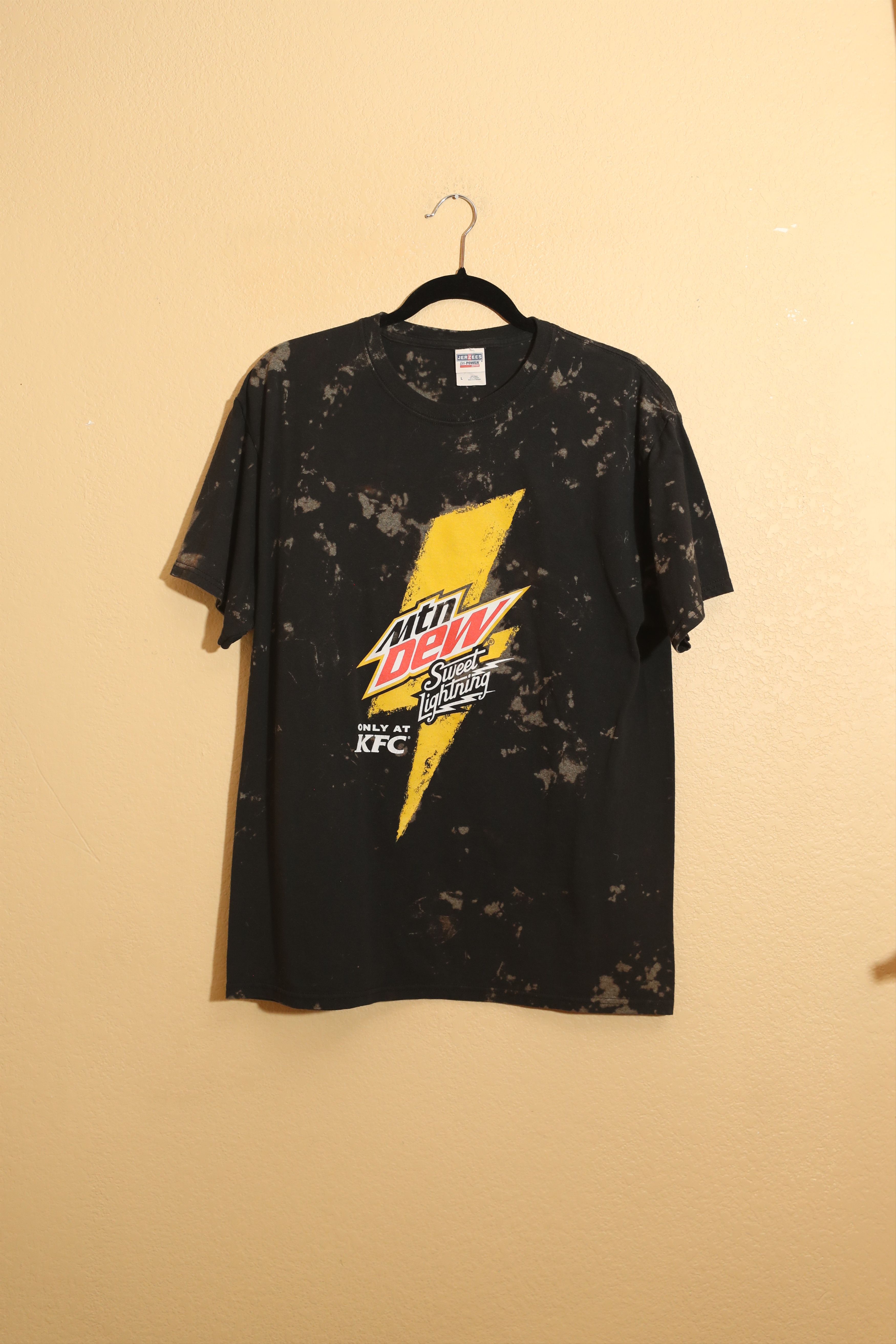 Mountain Dew Mountain Dew Sweet Lightning Only at KFC Tee (L) Size US L / EU 52-54 / 3 - 1 Thumbnail