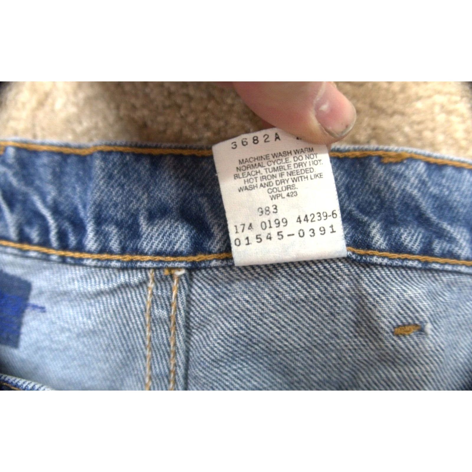 Levi's VINTAGE Levi's 545 Jeans Mens 46x32 Blue Denim Distressed 5-Pocket Baggy Straight Modern Regular 90s Grunge Logo Belt Loops Shirt? Size US 30 / EU 46 - 5 Thumbnail