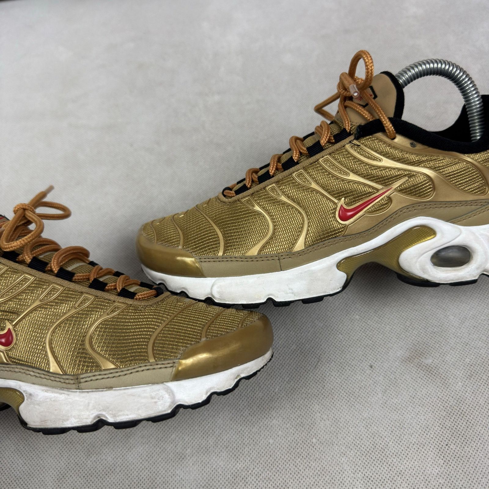 Nike Nike Air Max Plus AR0259-700 Gold Running Sneakers Shoes 5 Size US 5 / IT 35 - 8 Thumbnail