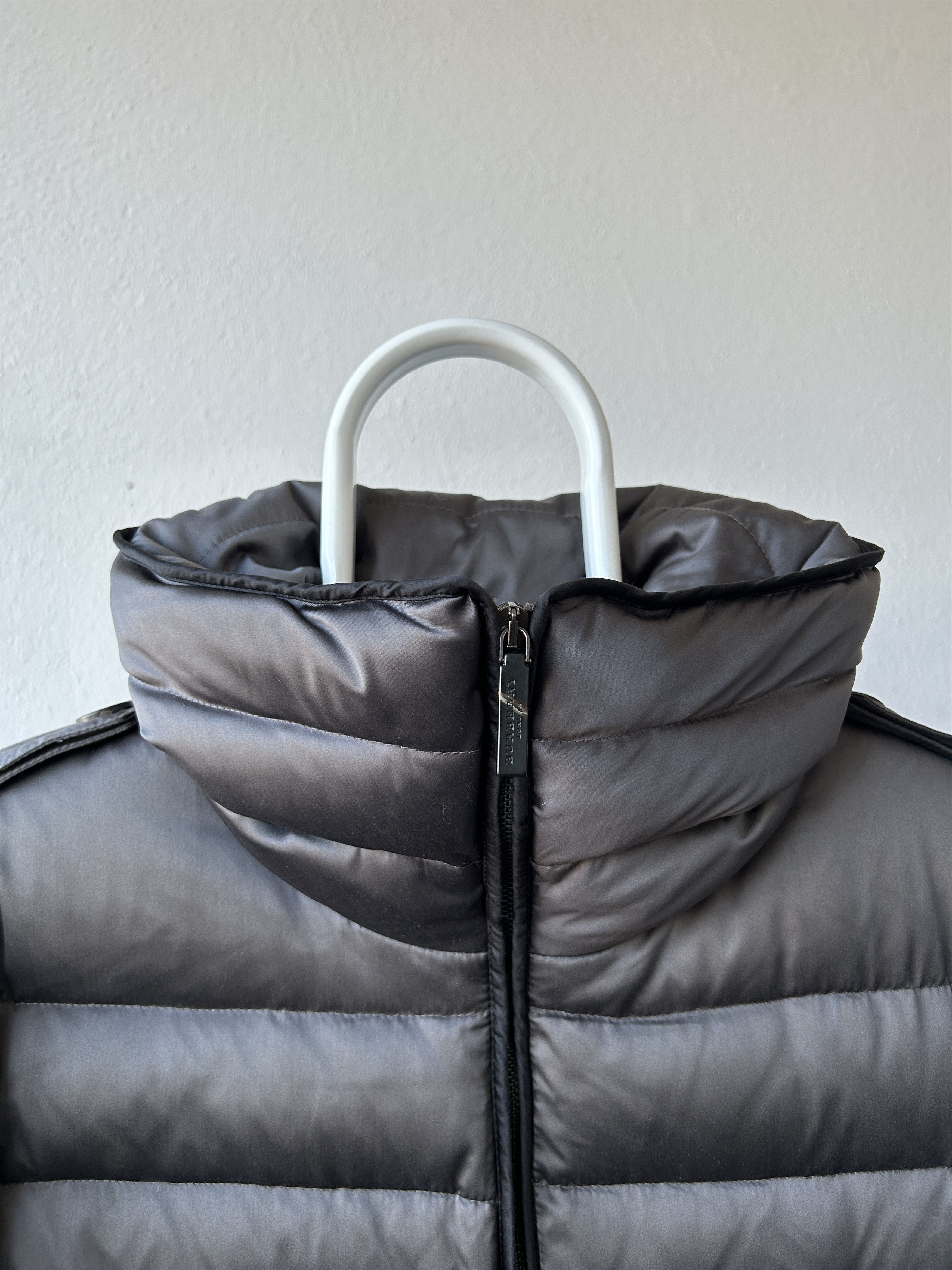 Burberry Burberry belted short puffer jacket Size L / US 10 / IT 46 - 10 Thumbnail