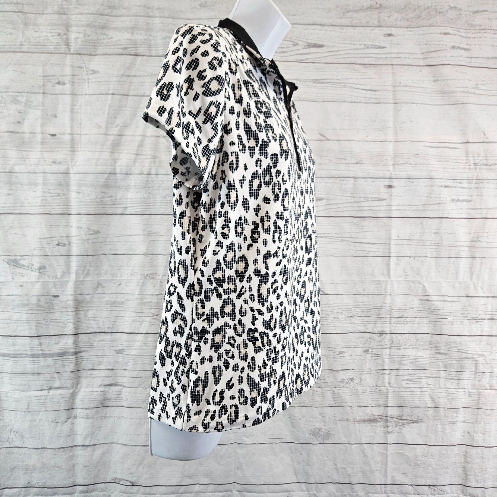 Vintage Tail Womens Top Polo Short Sleeve Sz M White Black Animal Print Women's Basic Shirt 90s? Size M / US 6-8 / IT 42-44 - 3 Thumbnail