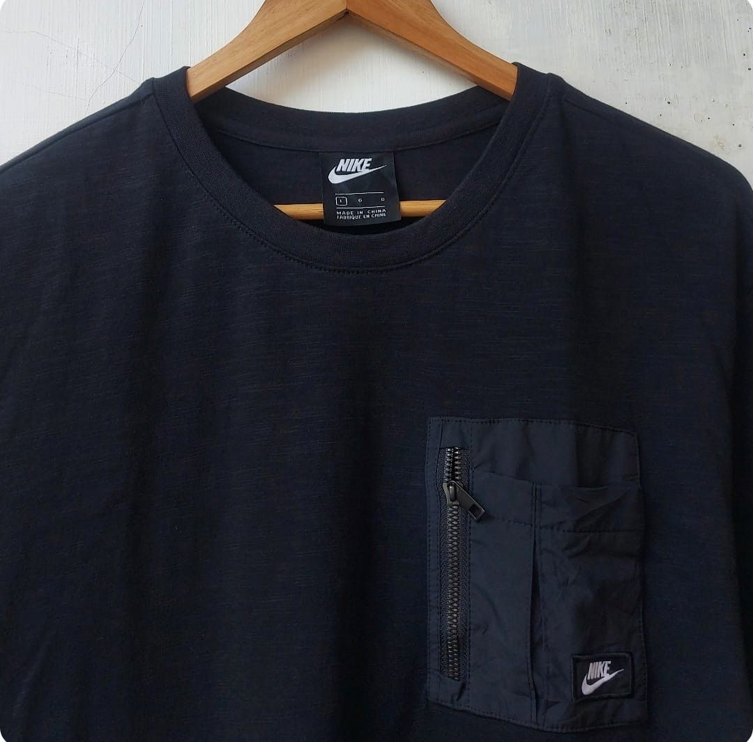 Nike NIKE Utility Pocket Tshirt Size US L / EU 52-54 / 3 - 4 Thumbnail