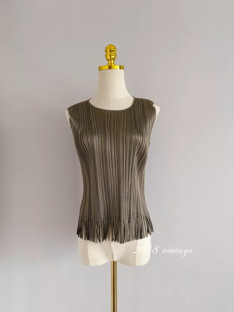Issey Miyake issey miyake size：one size Golden glitter pleated top 2506- Size XXS / US 00 / IT 34 - 1 Thumbnail