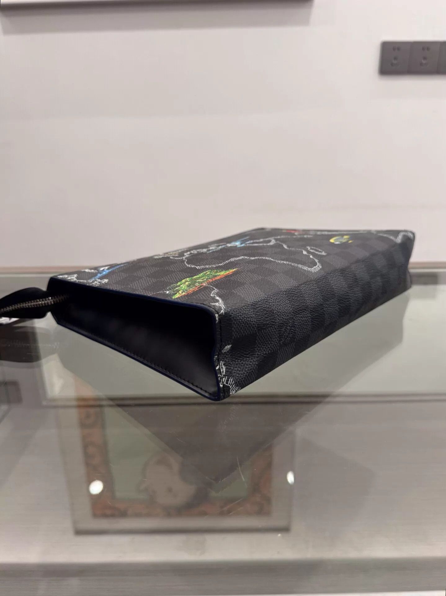 Louis Vuitton Louis Vuitton Pochette Voyage Graffiti Checkerboard Clutch Size ONE SIZE - 6 Thumbnail