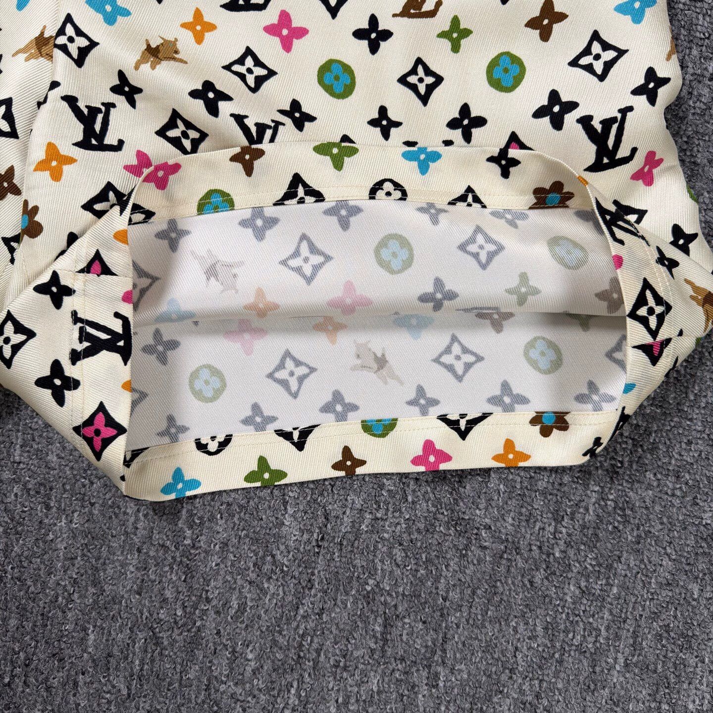 Louis Vuitton LV Tyler ivory allover print shorts 48 mint Size US 38 / EU 54 - 7 Thumbnail
