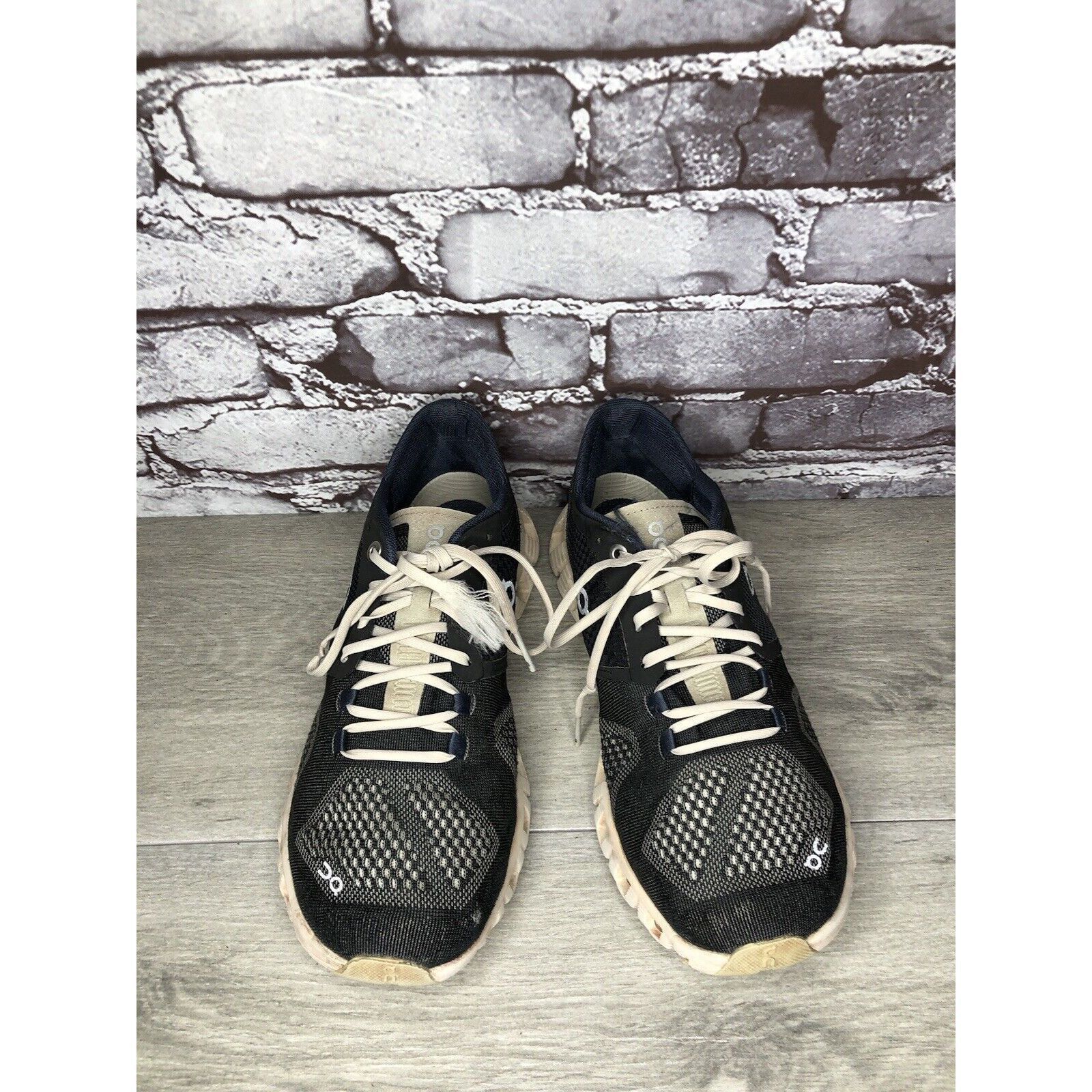 On On Cloud Black White Comfort Gym Lace Up Running Shoes Women Size US 8.5 / IT 38.5 - 17 Thumbnail
