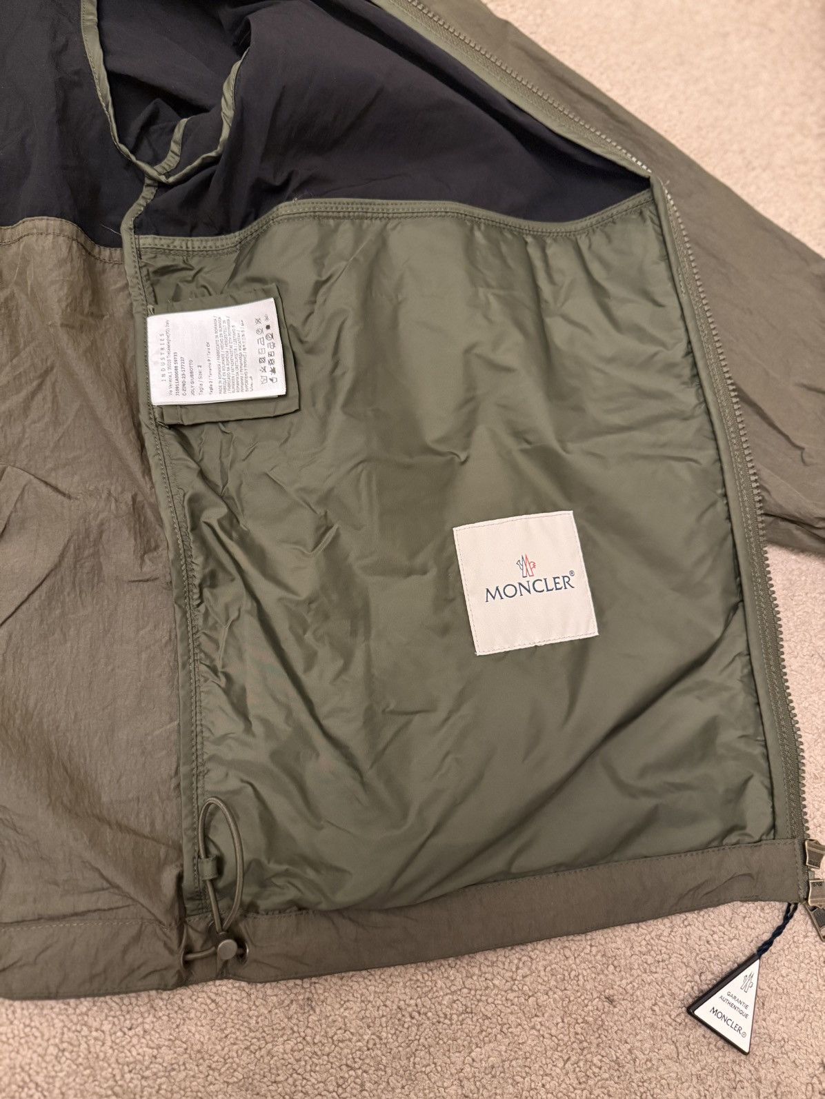 Moncler MONCLER Archivio Olive Nylon Body Size US M / EU 48-50 / 2 - 4 Thumbnail