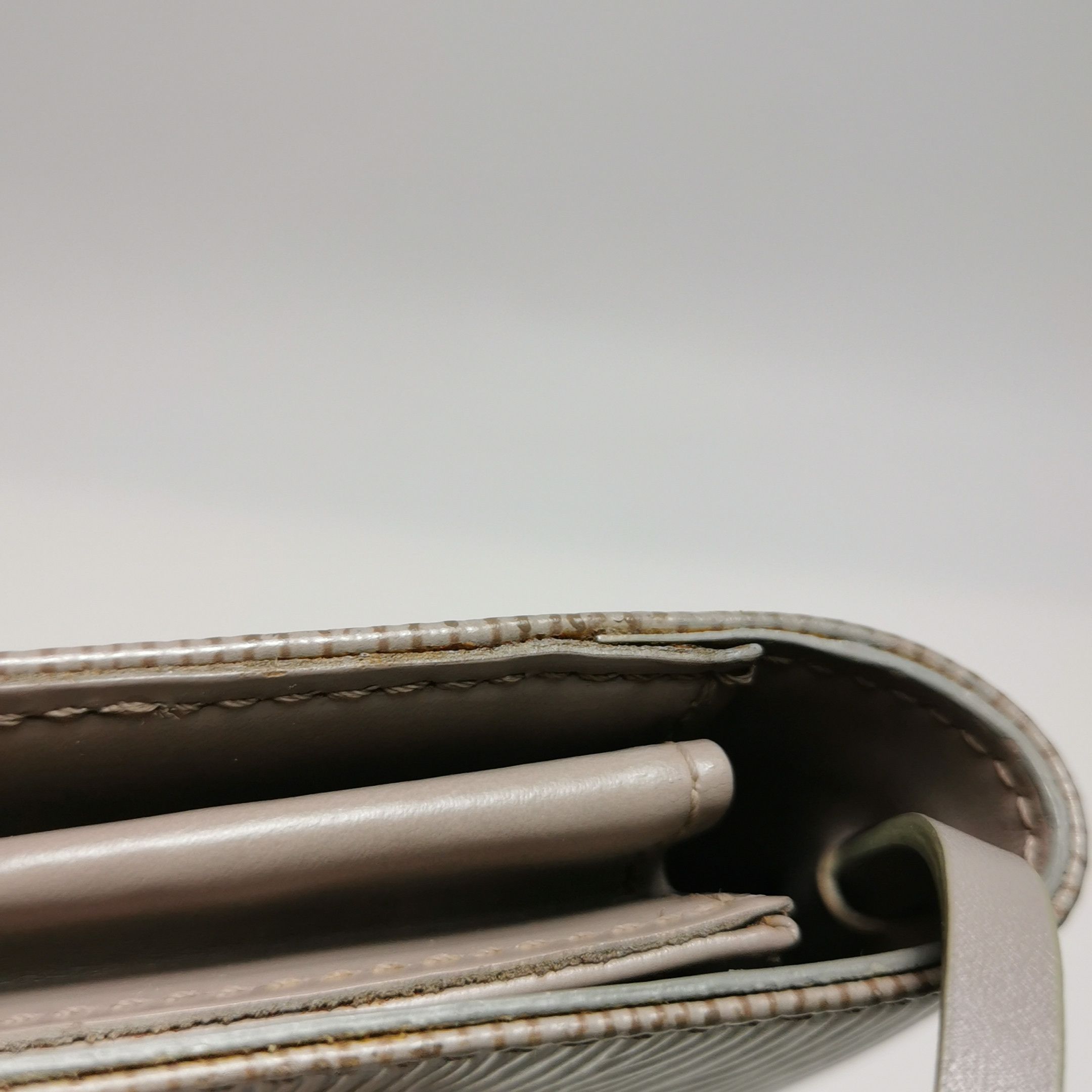 Louis Vuitton Louis Vuitton (LV) Onfleur cowhide solid color water ripple Size ONE SIZE - 5 Thumbnail