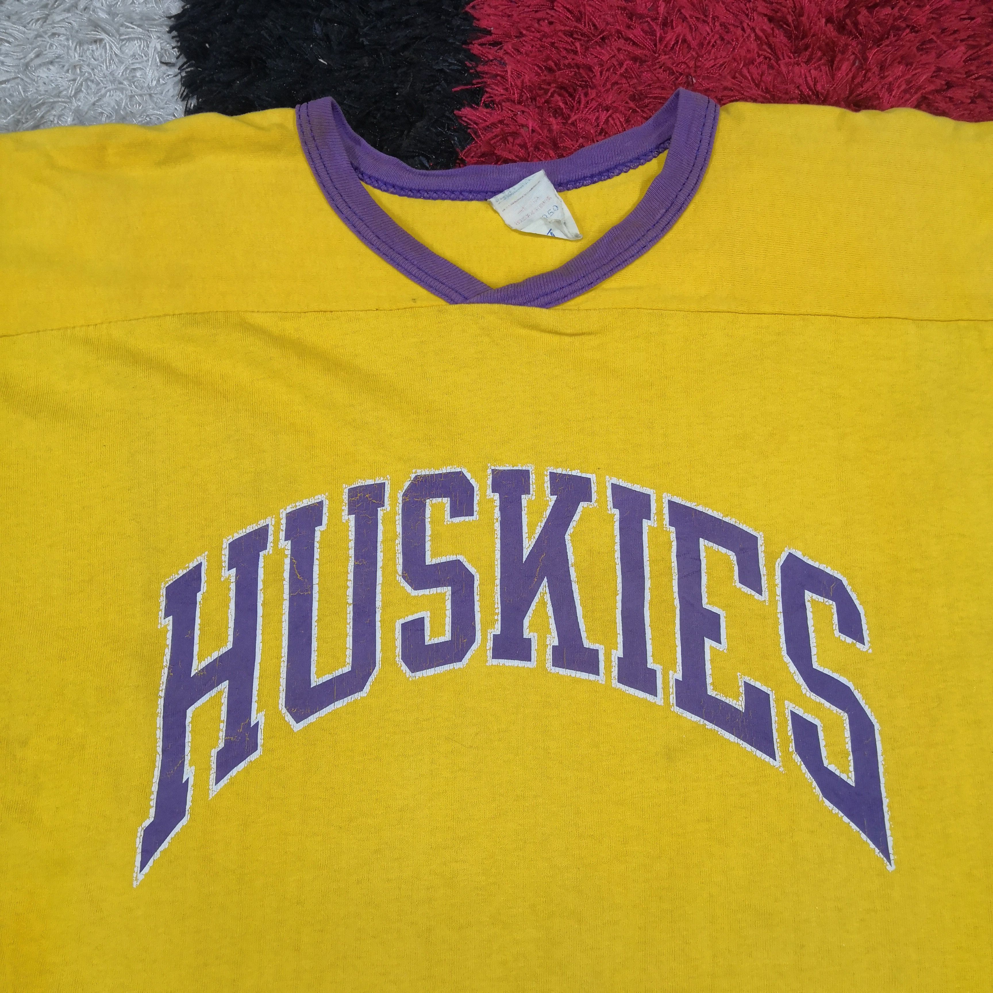 Vintage Vintage 90s Huskies T-Shirt Raglan NHL Sportswear Tees Size US L / EU 52-54 / 3 - 5 Thumbnail
