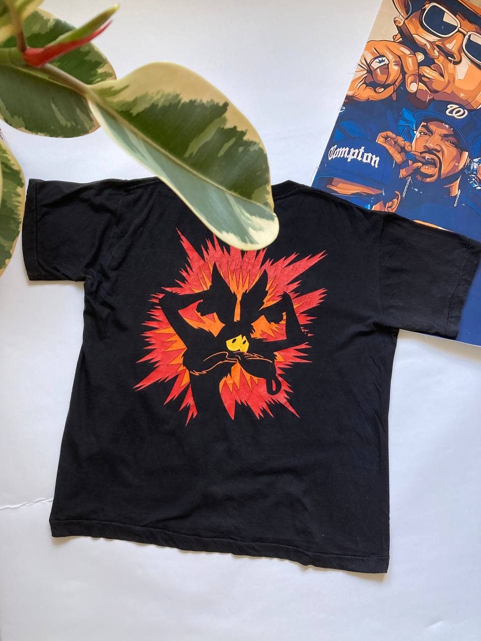 Band Tees Rare Vintage 1992 Looney Tunes Wile E. Coyote Tee Size US M / EU 48-50 / 2 - 2 Thumbnail
