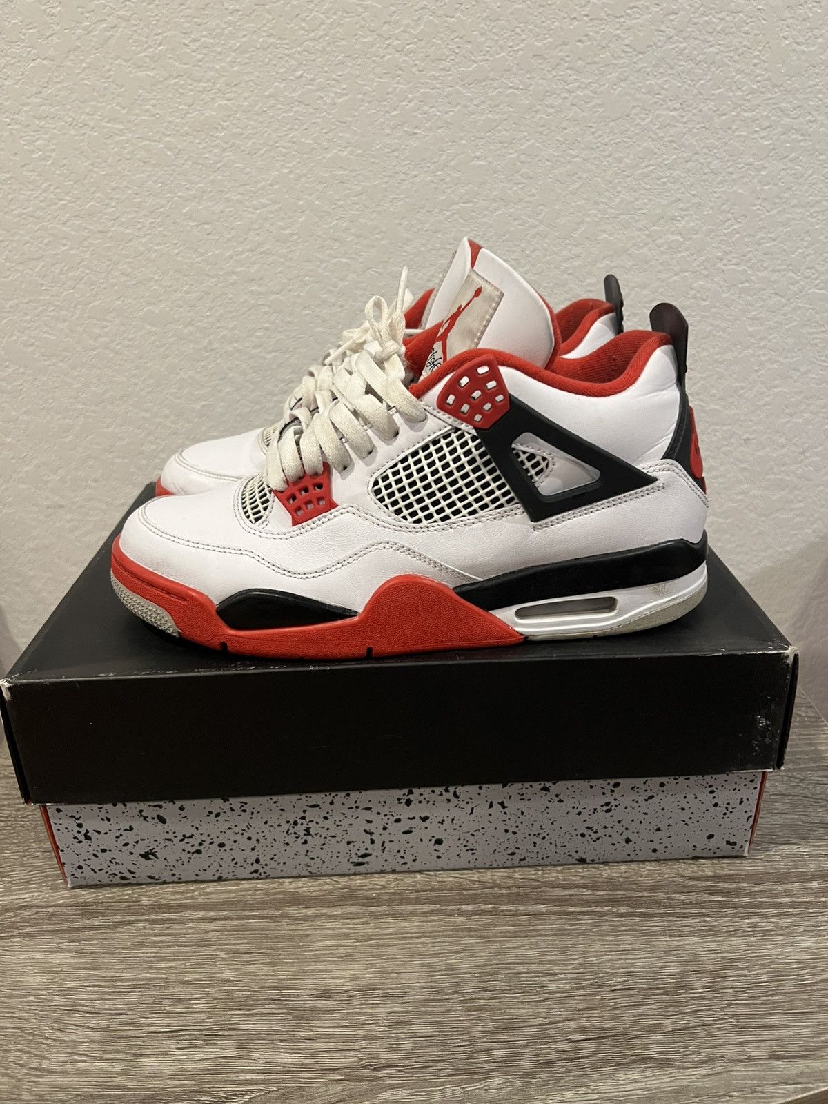 Jordan Brand Jordan 4 Retro Fire Red (2020) Size US 9 / EU 42 - 1 Thumbnail