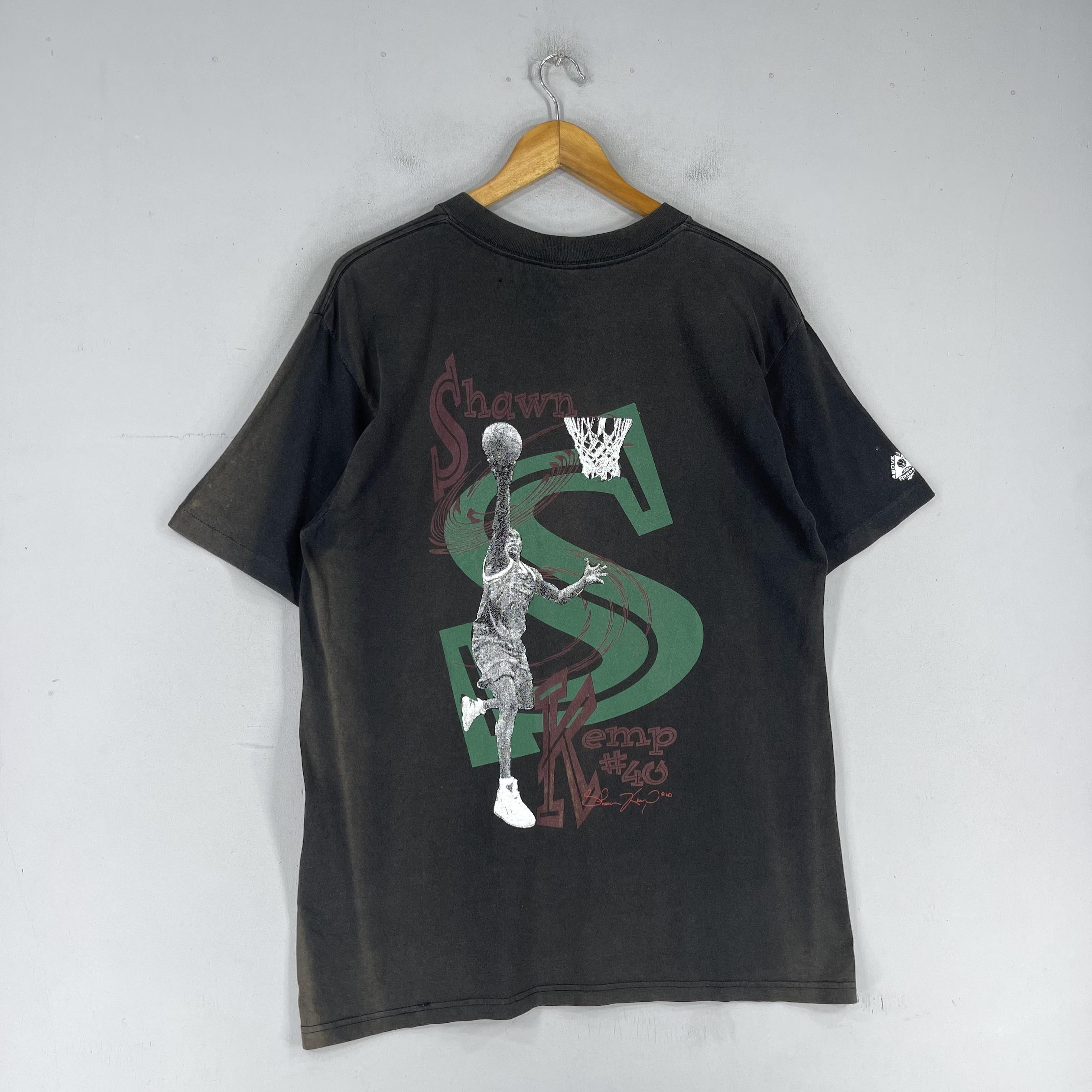 NBA Vintage 90's SHAWN KEMP Sonics Nba Sun Faded Tshirt Size US M / EU 48-50 / 2 - 3 Thumbnail