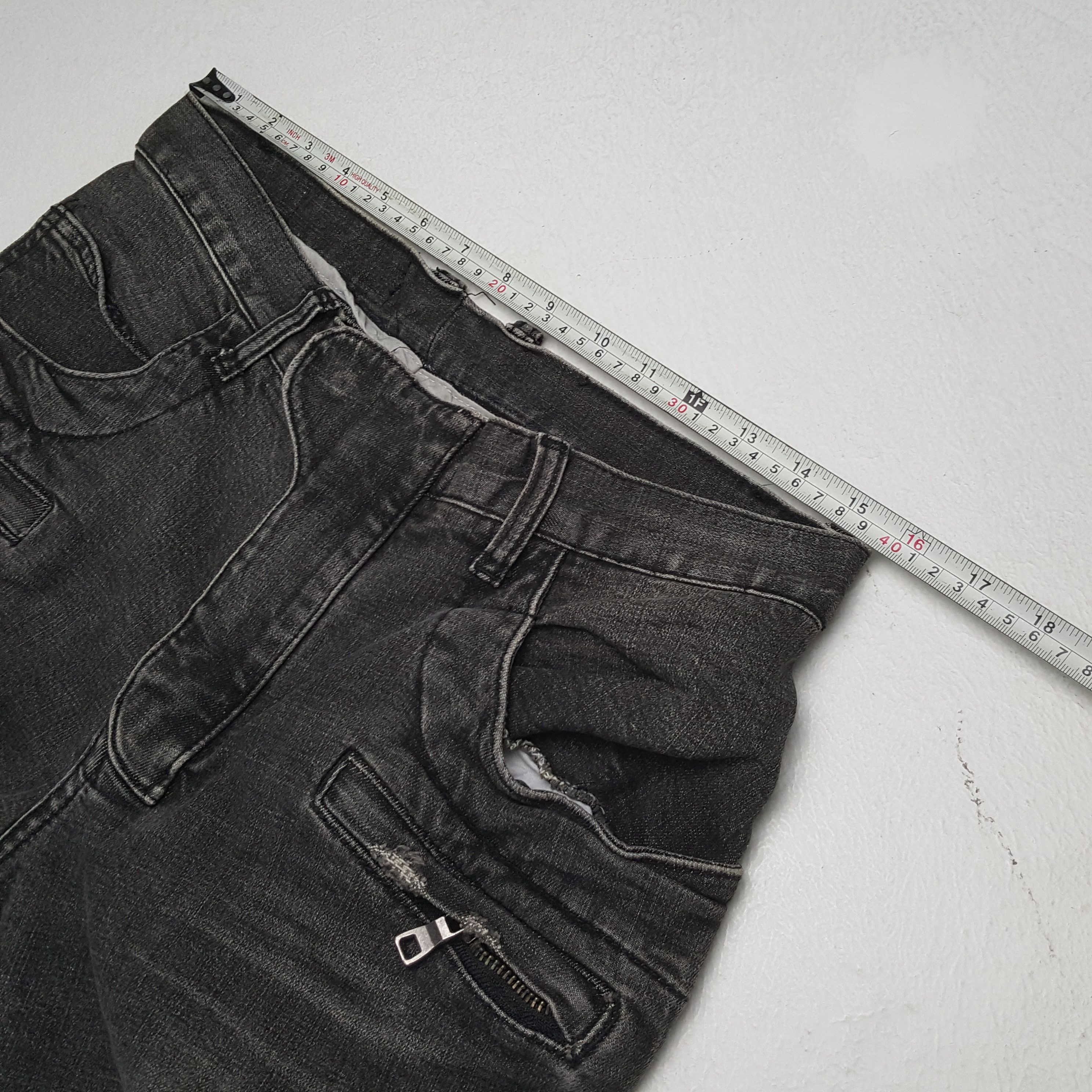 Vintage Vintage BALMAIN Italian Fashion Brand Distressed Jeans Size US 31 - 7 Thumbnail