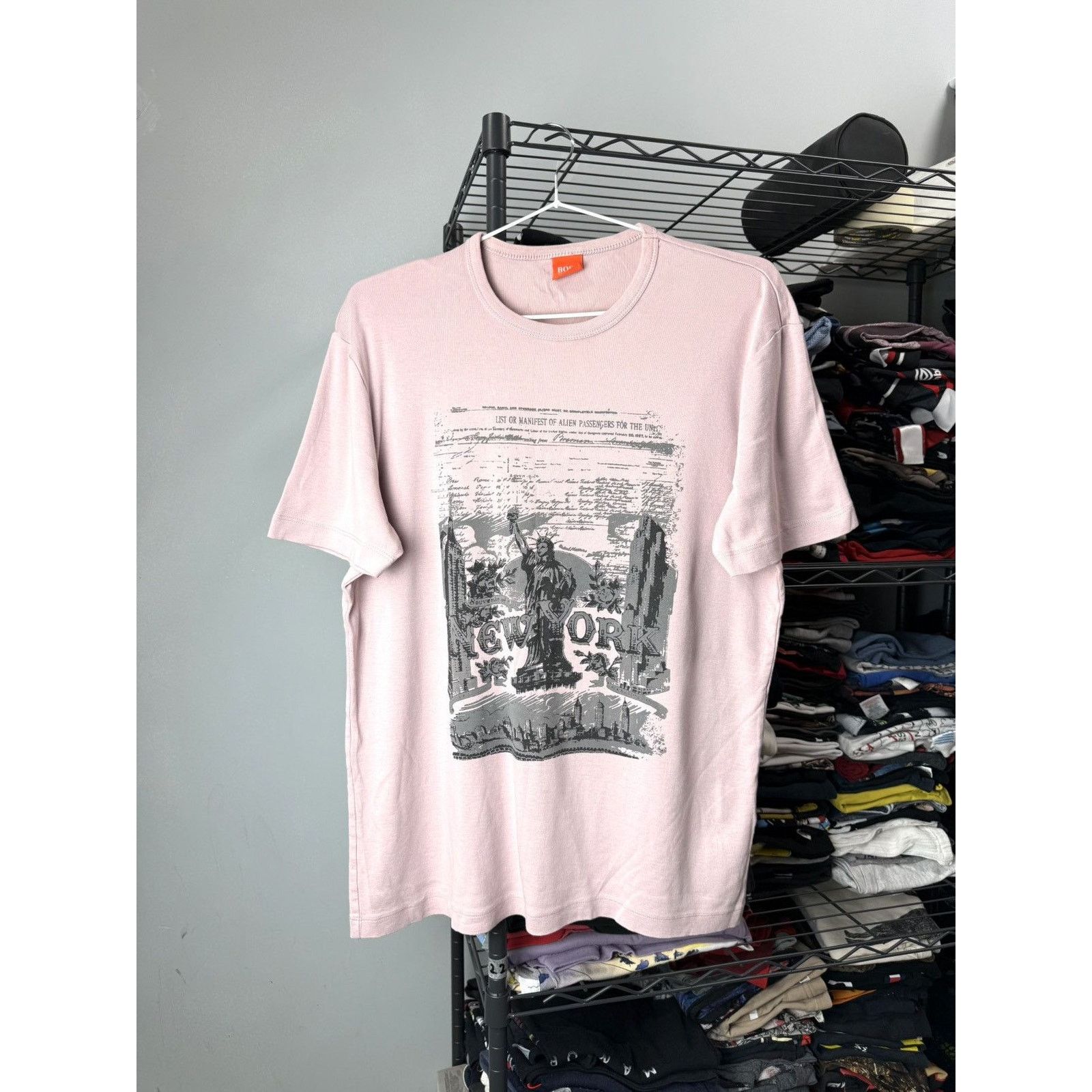 Hugo Boss 00’s Vintage Hugo Boss New York T Shirt Statue Of Liberty Size US XL / EU 56 / 4 - 1 Thumbnail