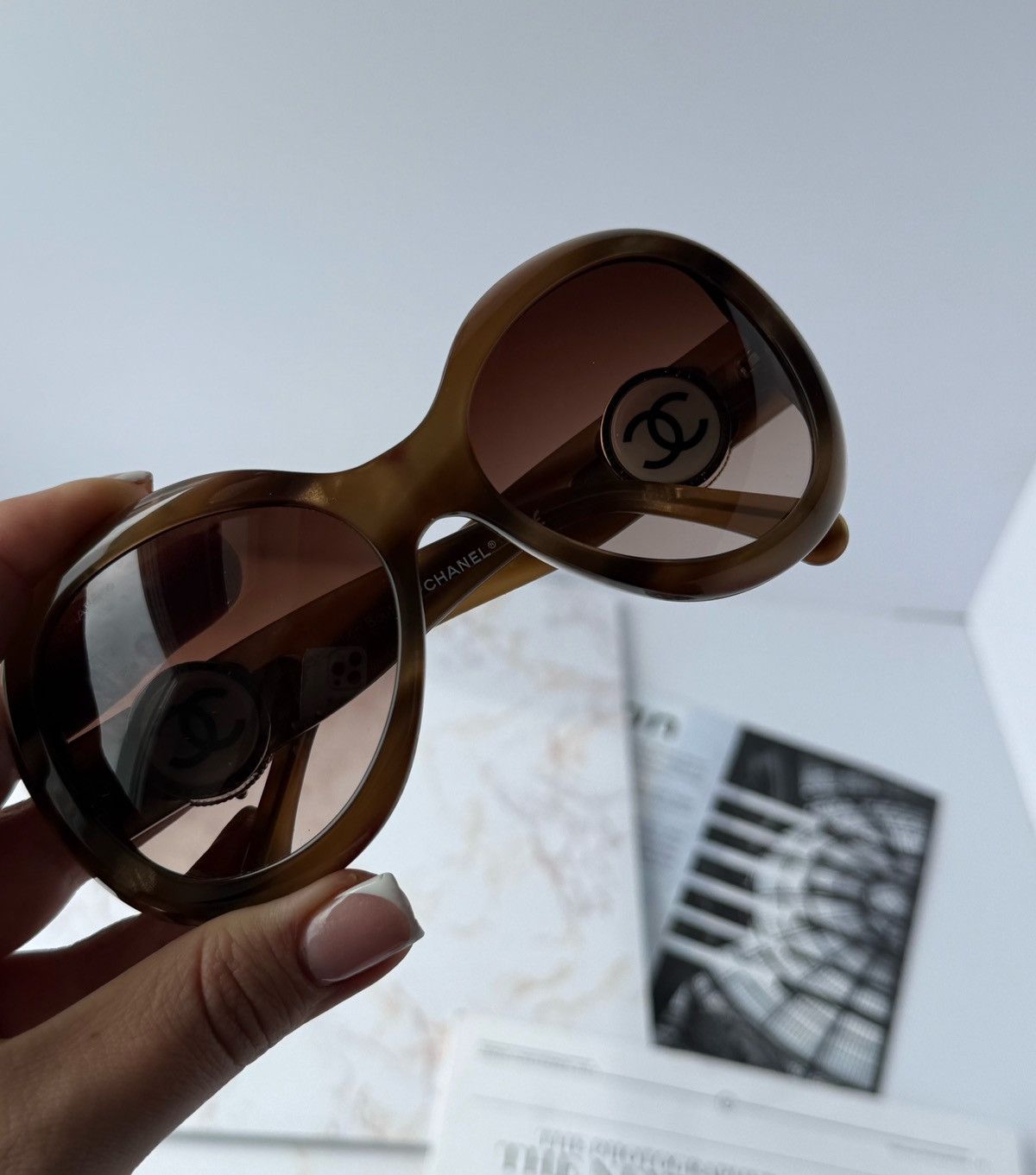Chanel Chanel vintage sunglasses 5193-B Limited Collection Bouton Size ONE SIZE - 11 Thumbnail