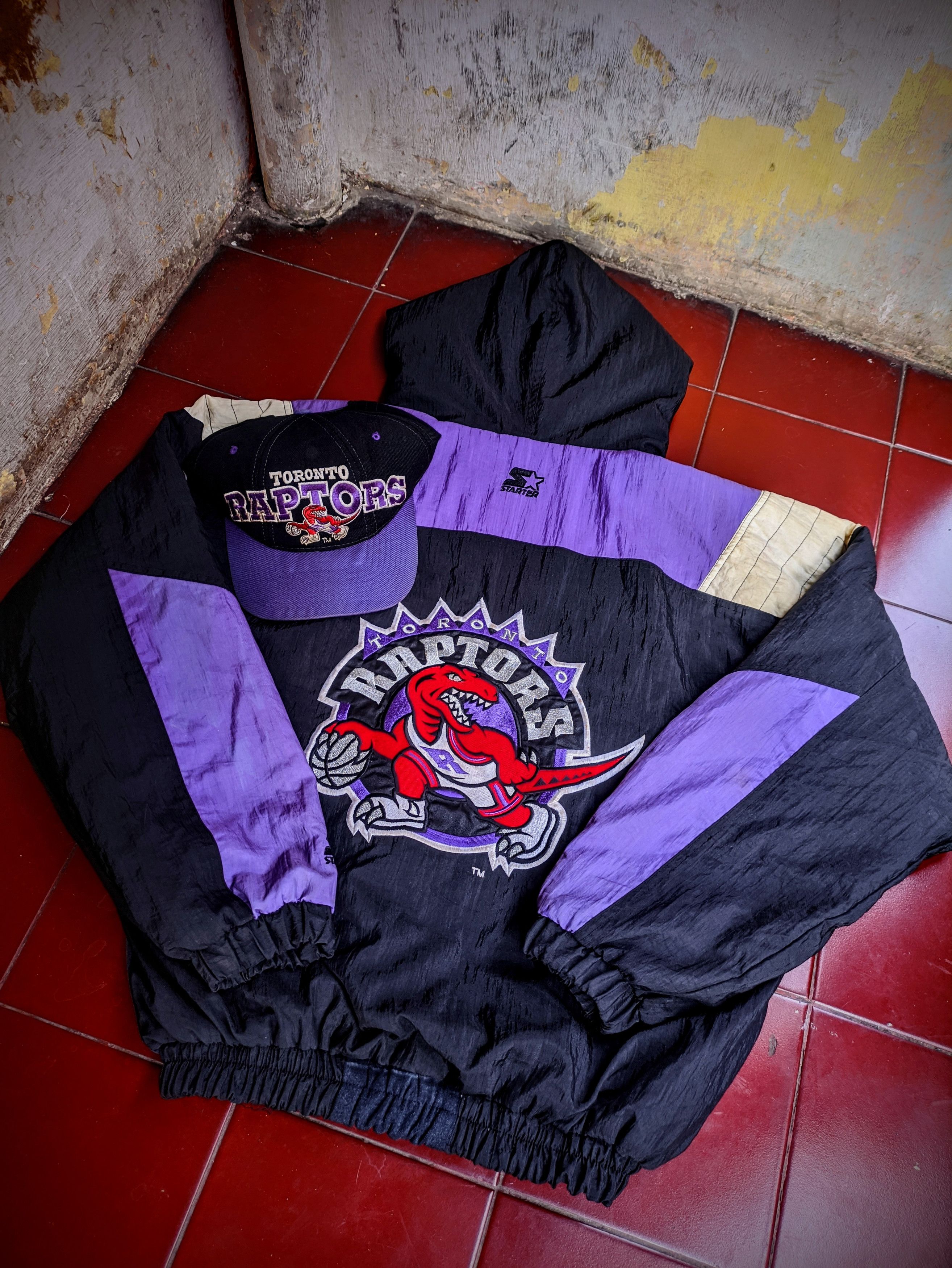 Starter Starter American sport NFL NHL NBA MLB Size US L / EU 52-54 / 3 - 8 Thumbnail