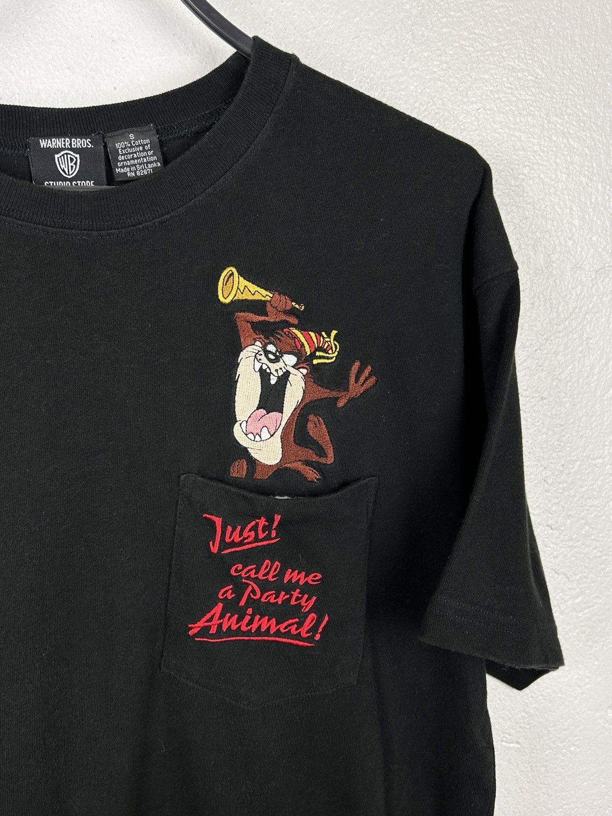 Vintage 90s Vintage Taz Pocket Embroidery 1996 Warner Bros T-Shirt Size US S / EU 44-46 / 1 - 2 Thumbnail
