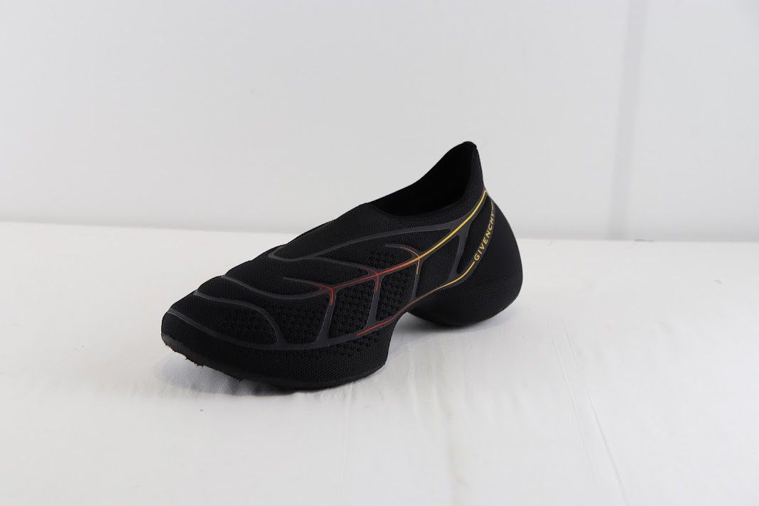 Givenchy o1rshd1 TK-360 Plus Sneaker in Black Size US 11 / EU 44 - 2 Thumbnail