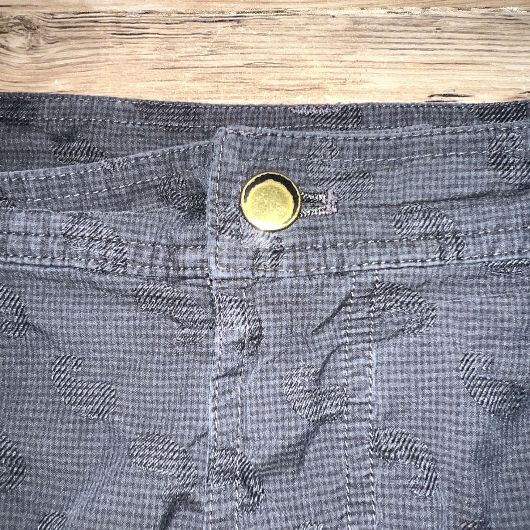 Lululemon VINTAGE Lululemon Shorts Chino Mens Size 36 Gray Size US 36 / EU 52 - 5 Thumbnail