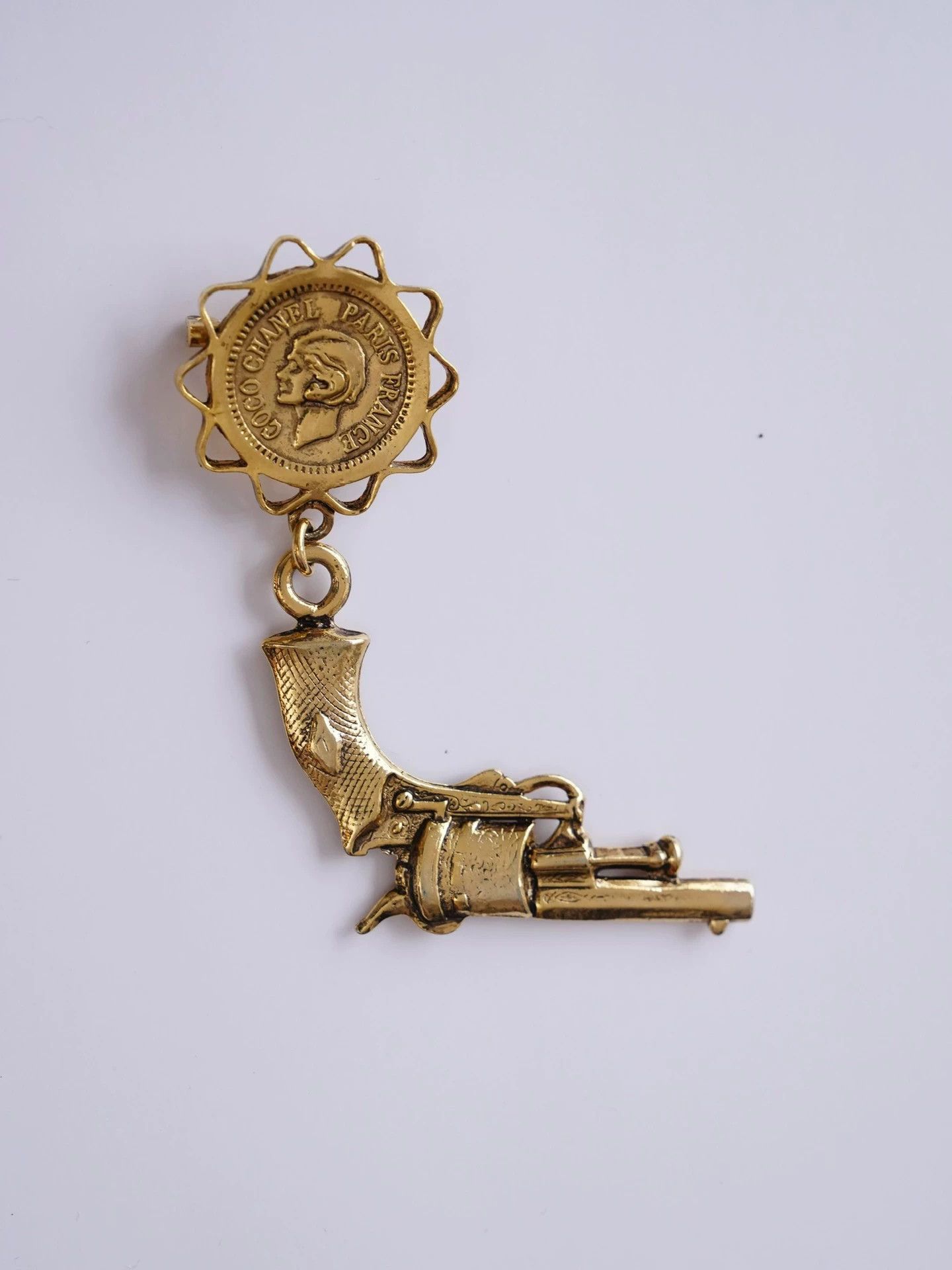 Chanel Chanel 1987 Miss Coco & Gun Brooch Size ONE SIZE - 2 Thumbnail
