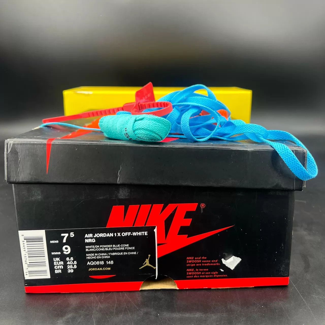 Nike Jordan 1 UNC 40.5 (worn 2-3x, original box) Size US 7.5 / EU 40-41 - 9 Thumbnail