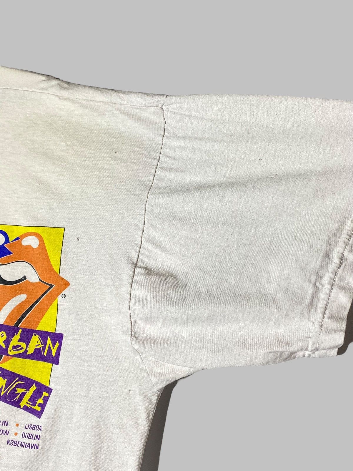 Band Tees 🔥 VINTAGE ROLLING STONES URBAN JUNGLE EUROPE 1990 TOUR SHIRT Size US L / EU 52-54 / 3 - 20 Thumbnail