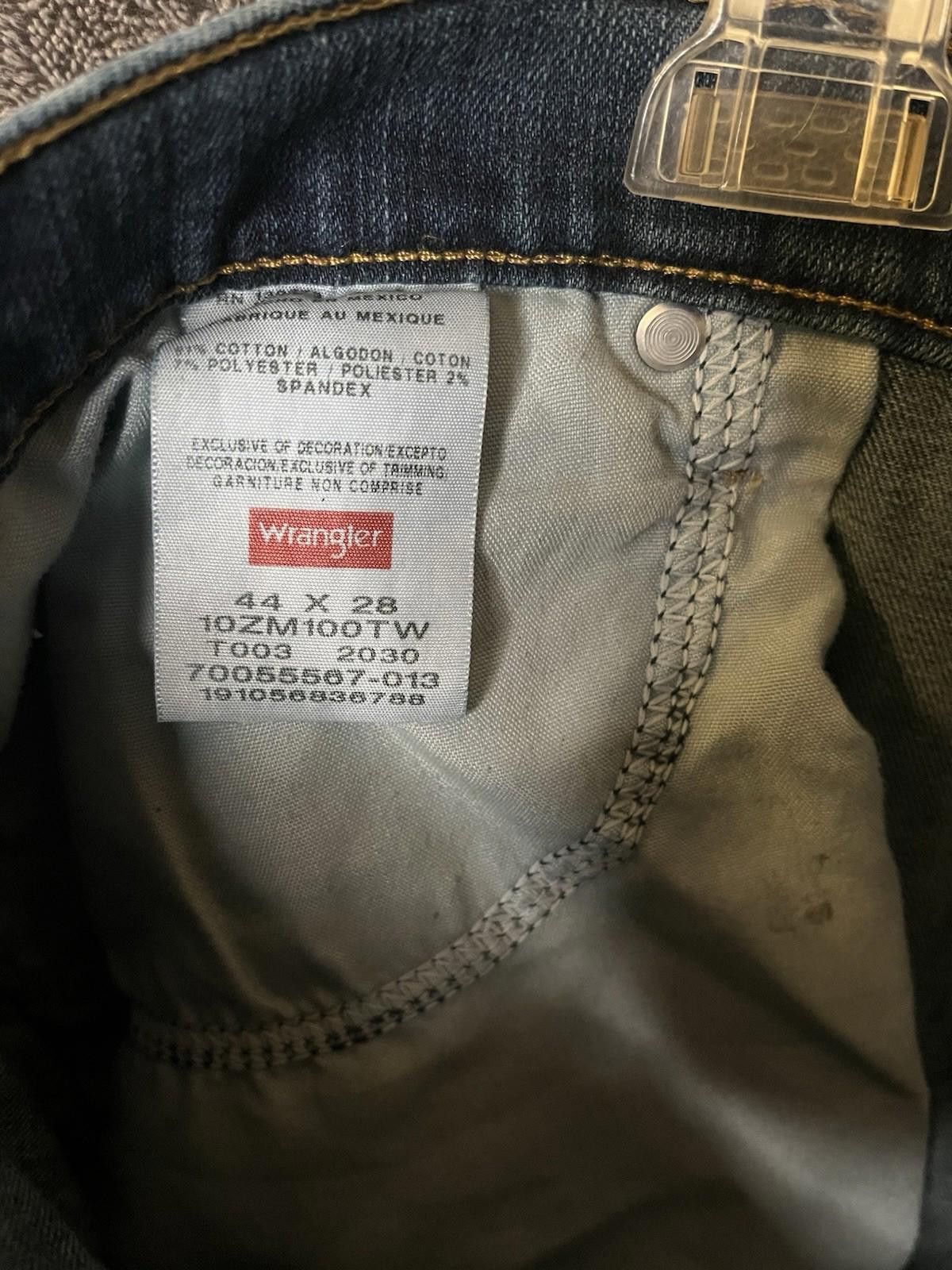 Wrangler Wrangler Authentic Jeans Men’s 42x28 Straight Leg Denim Size US 42 / EU 58 - 6 Thumbnail