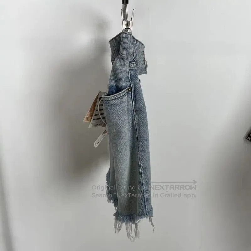 Miu Miu Miu Miu Summer Light Blue Denim Shorts . Size 26" / US 2 / IT 38 - 3 Thumbnail