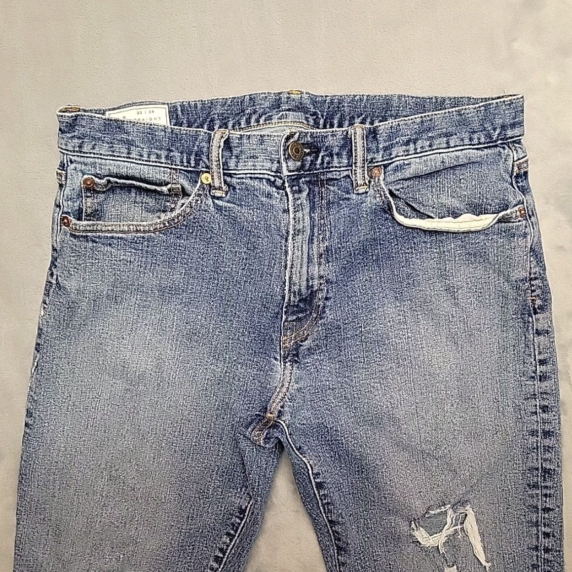 Gap VINTAGE Gap Jeans Mens 33x34 Blue Denim 100% Cotton Straight Leg Distressed Faded Size US 33 - 3 Thumbnail