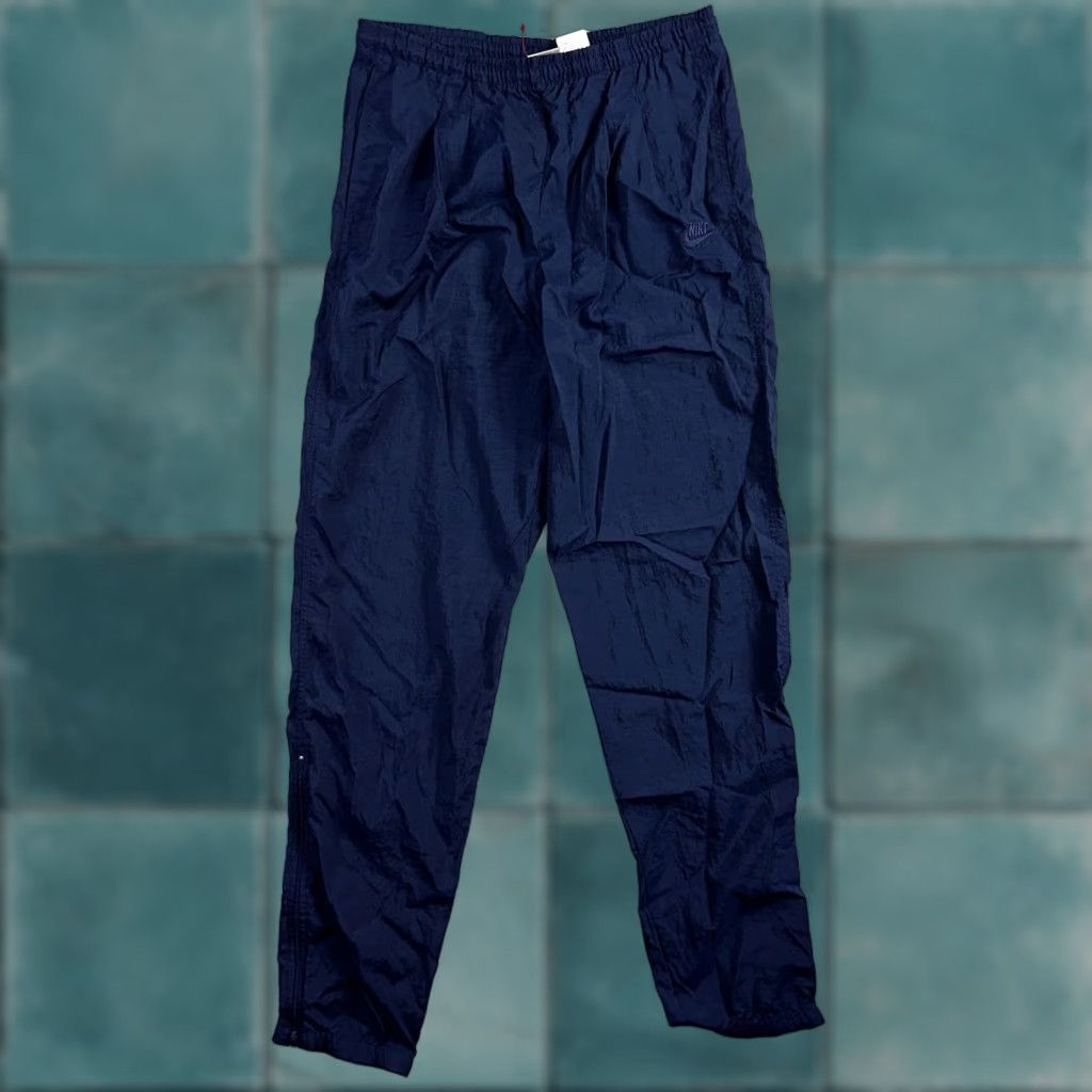 Nike VINTAGE Nike 90s Windbreaker Track Pants Navy S Mens Zip Nylon Unlined Size US 29 - 1 Thumbnail
