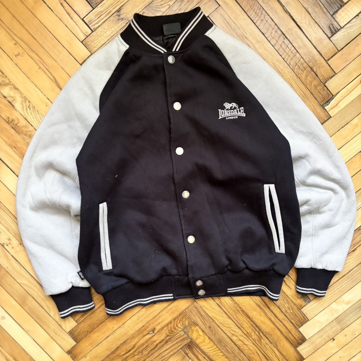 Lonsdale Vintage Y2K Distressed MMA Lonsdale London Varsity Jacket Size US L / EU 52-54 / 3 - 1 Thumbnail