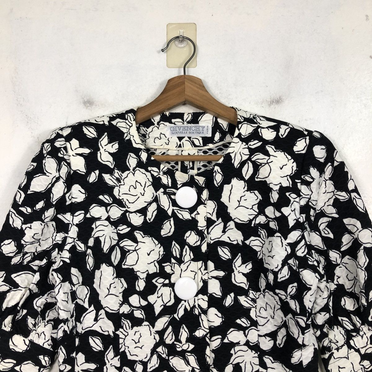 Givenchy 📌Cropped Short Sleeve Givenchy Nouvelle Boutique Paris Size M / US 6-8 / IT 42-44 - 5 Thumbnail