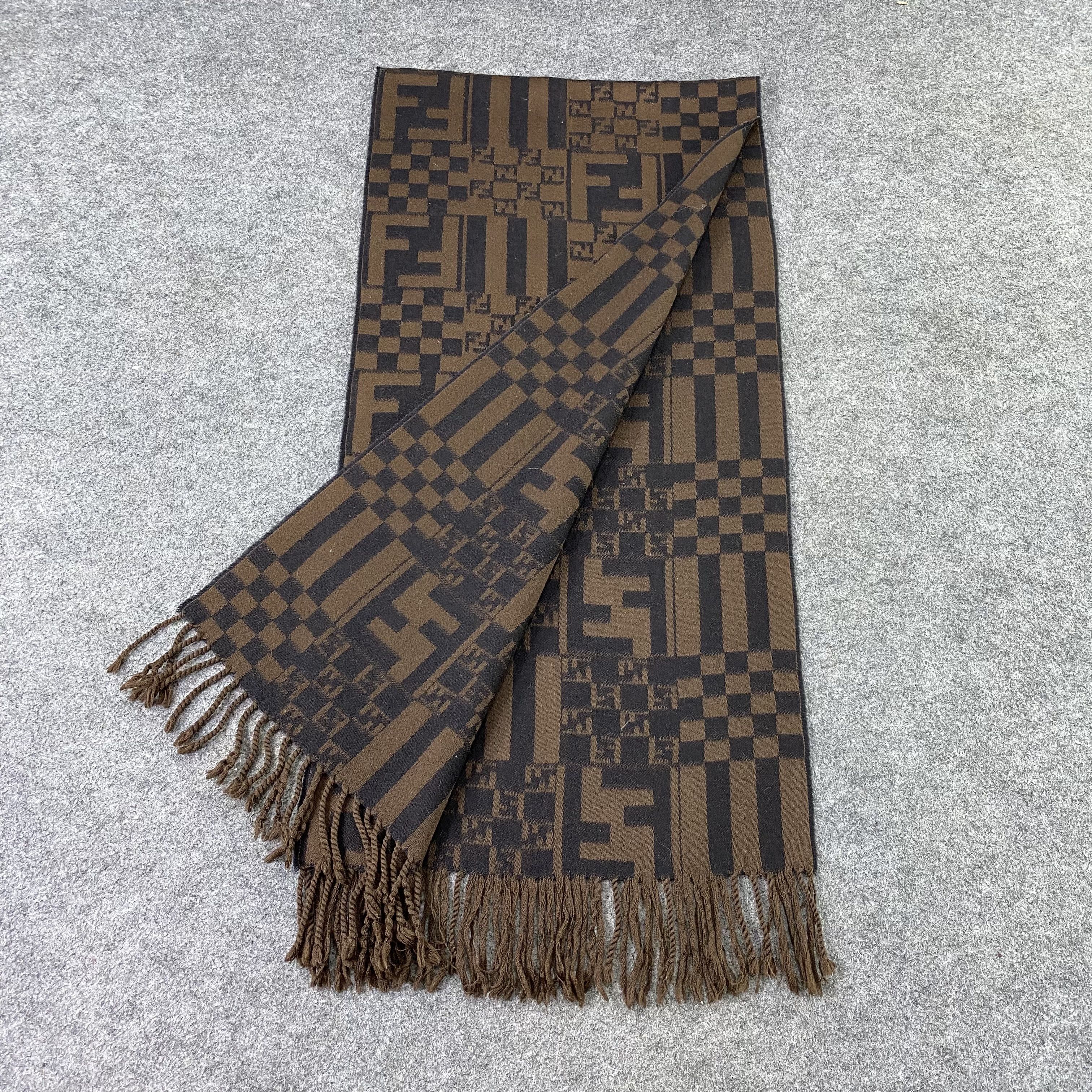 Fendi Fendi Scarf / Muffler / Neckwear - T1396 Size ONE SIZE - 3 Thumbnail