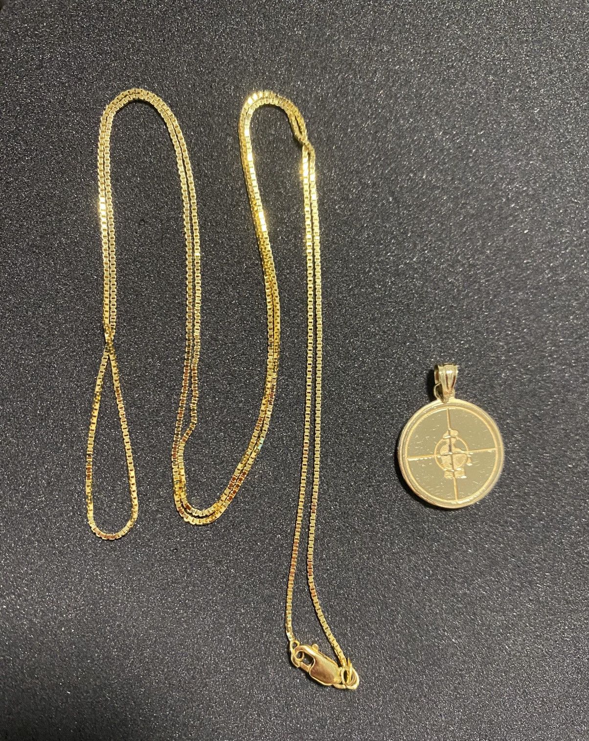 Supreme SS17 Supreme Gold Heart and Arrow Pendant 14K Gold