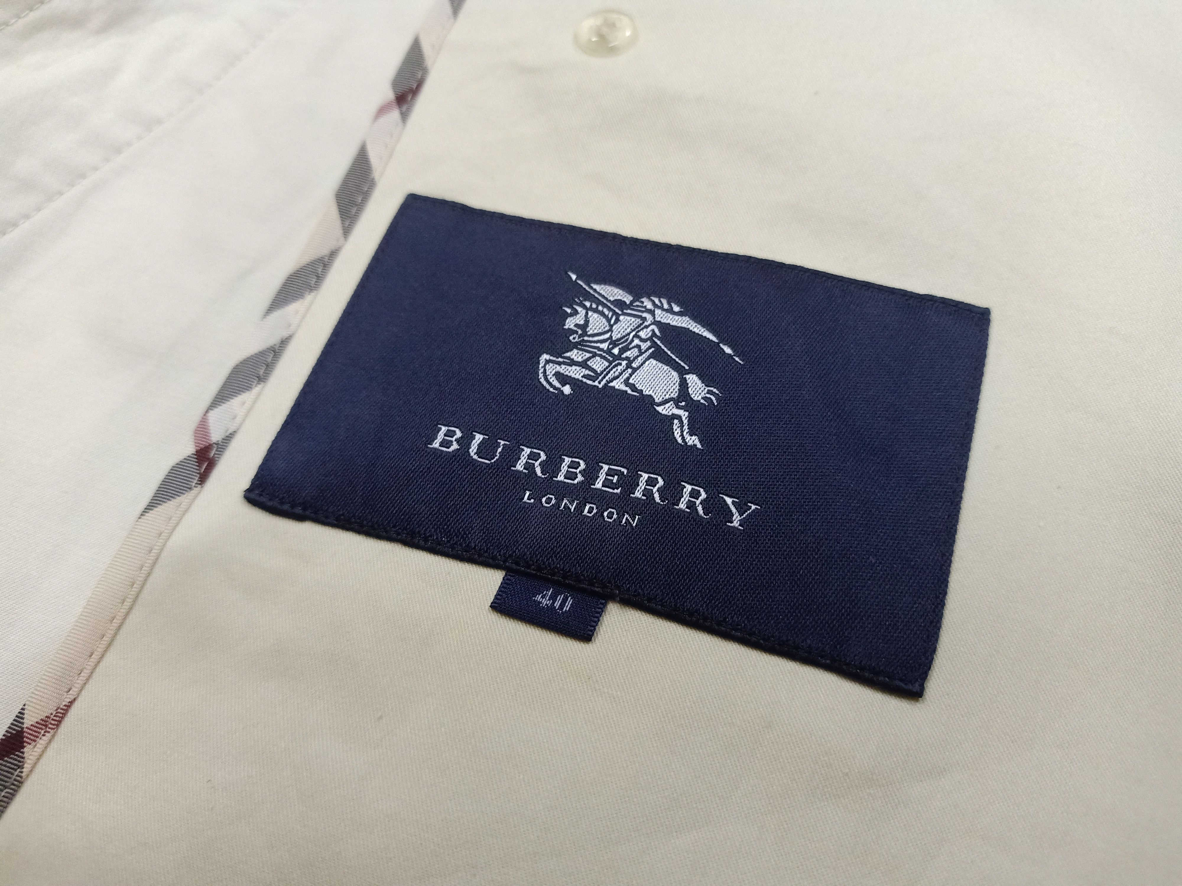 Burberry BURBERRY LONDON Beige Color Button Long Coats Parka Size US S / EU 44-46 / 1 - 9 Thumbnail