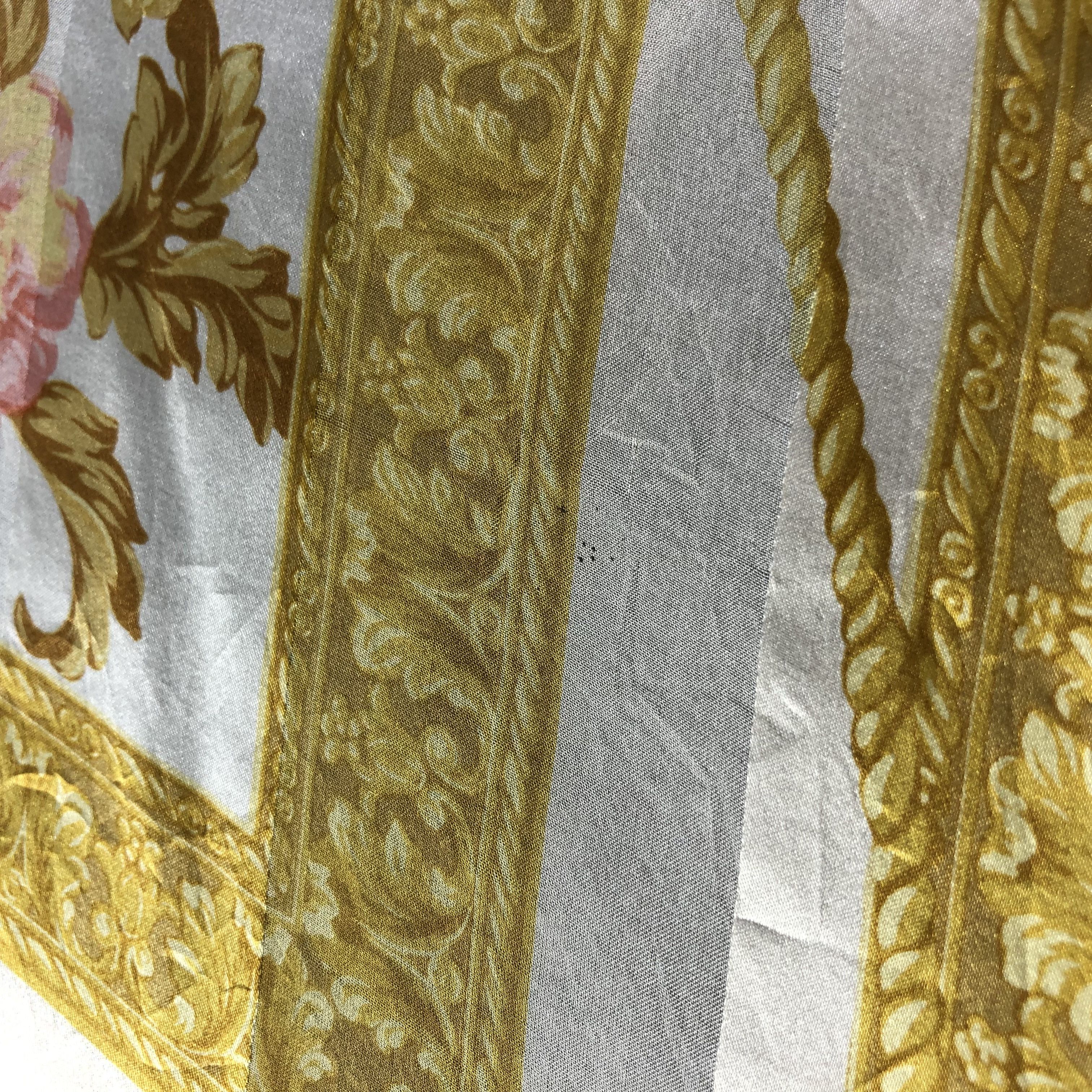 Mario Valentino Mario Valentino Luxury Silk Scarf M748 Size ONE SIZE - 6 Thumbnail