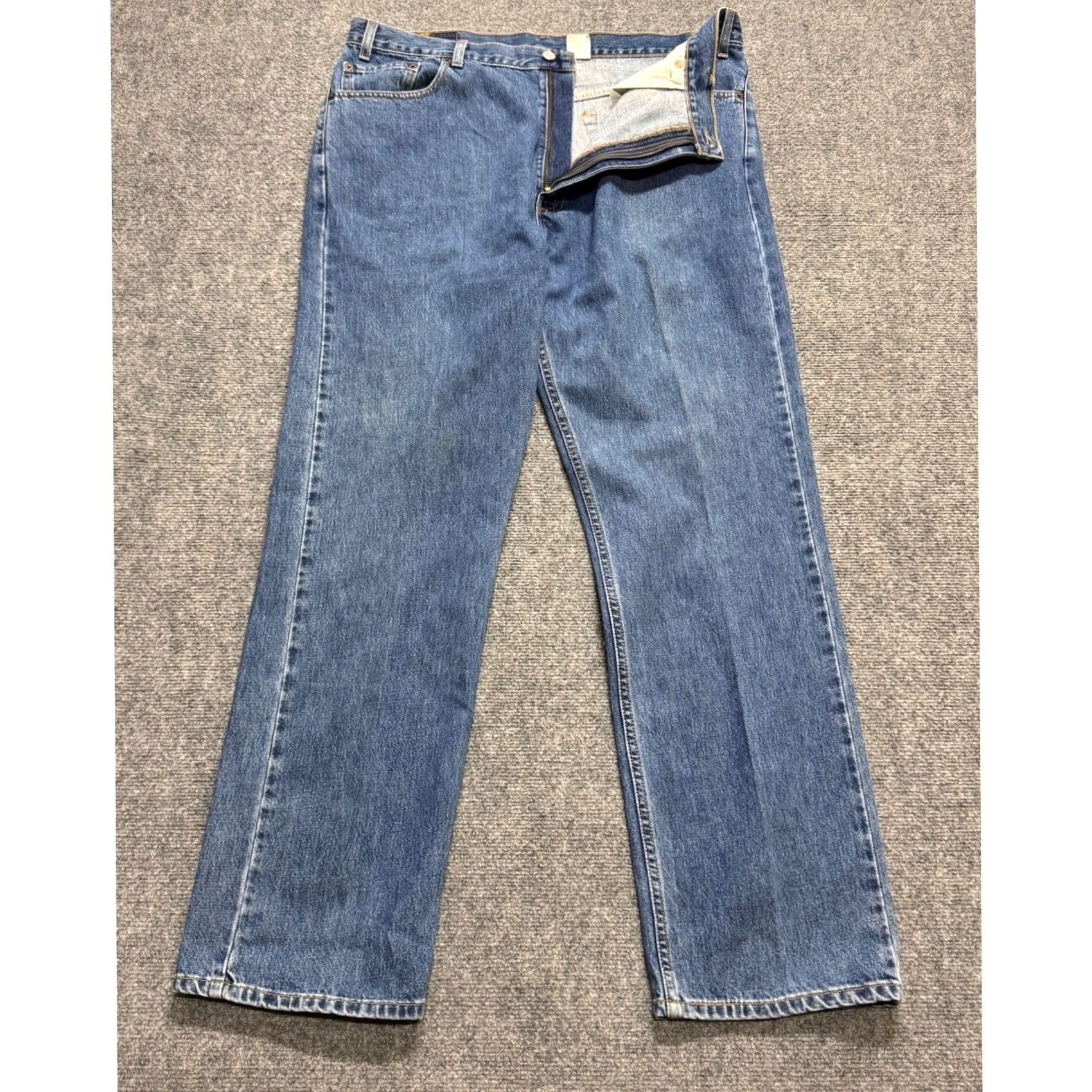 Levi's VINTAGE Levi's Jeans Men's 40x32 Regular Straight Blue Cotton Paper Tag Distressed Flaw Details size 40 Regular 32in Inseam Mens Blue Jeans Size US 40 / EU 56 - 2 Thumbnail