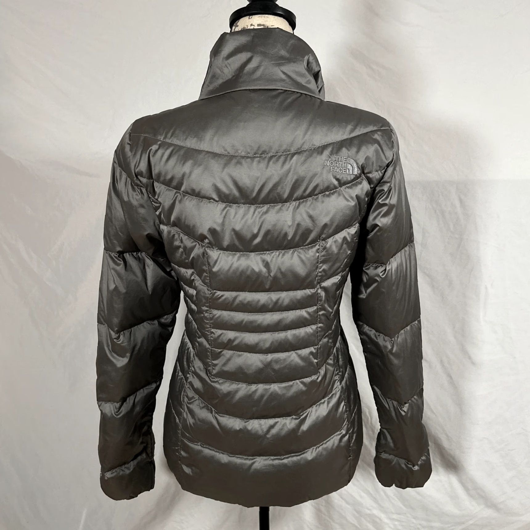 The North Face North Face Jacket Womens Small Gray Aconcagua 550 Down Puffer Full Zip NF0A3JRM Size S / US 4 / IT 40 - 3 Thumbnail