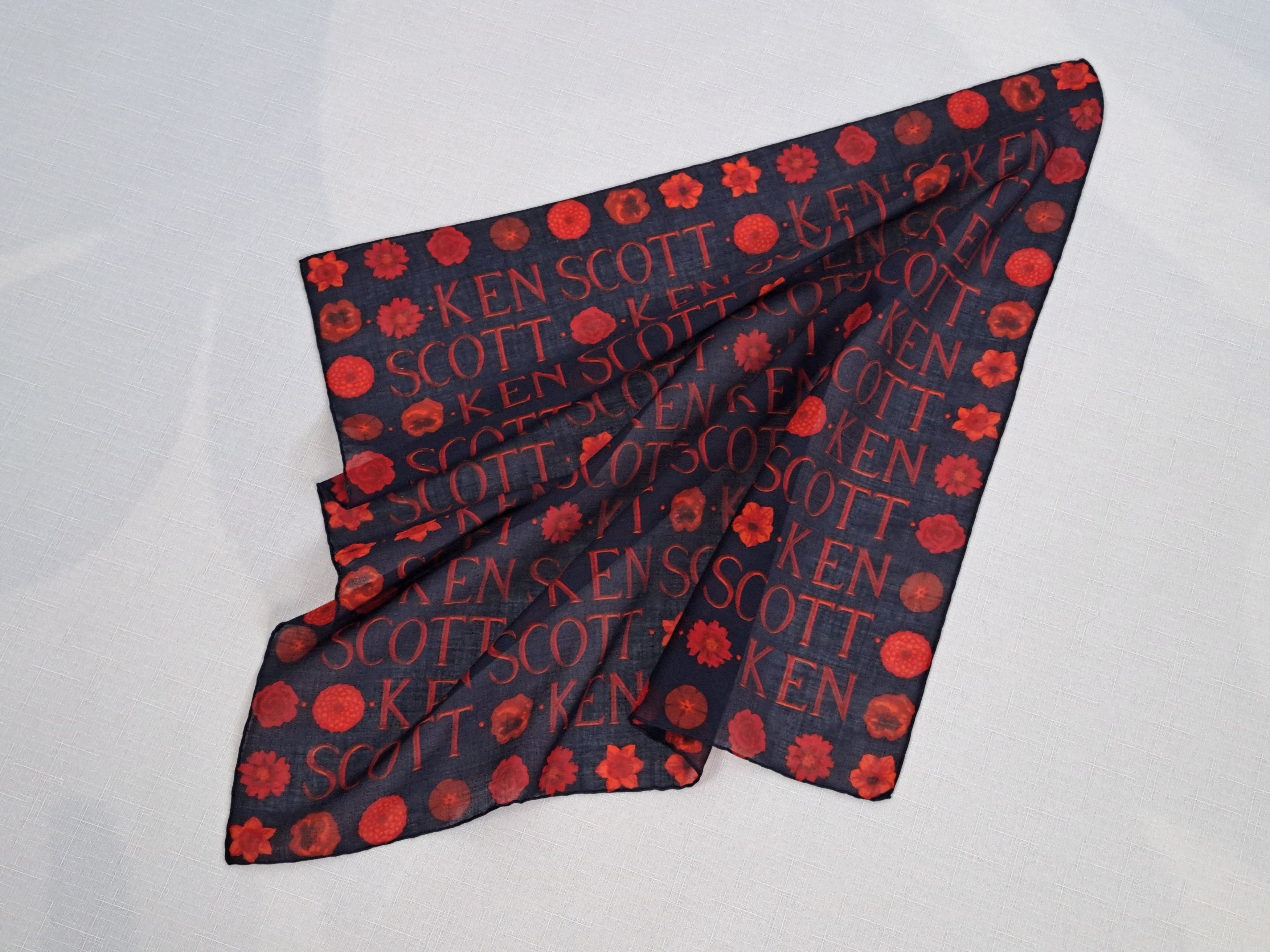 Designer Ken Scott cotton bandana/handkerchief/pocket square. Size ONE SIZE - 6 Thumbnail