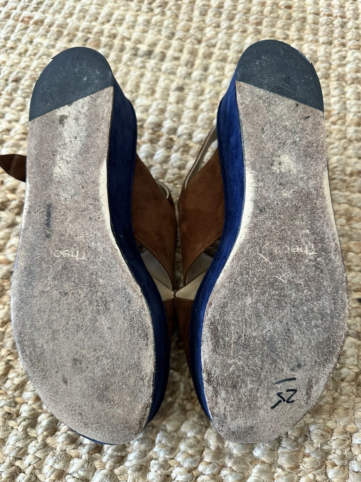 Theory THEORY BJANKA CRISS CROSS SUEDE SANDALS NAVY & TAN SZ 38 Size US 8 / IT 38 - 4 Thumbnail